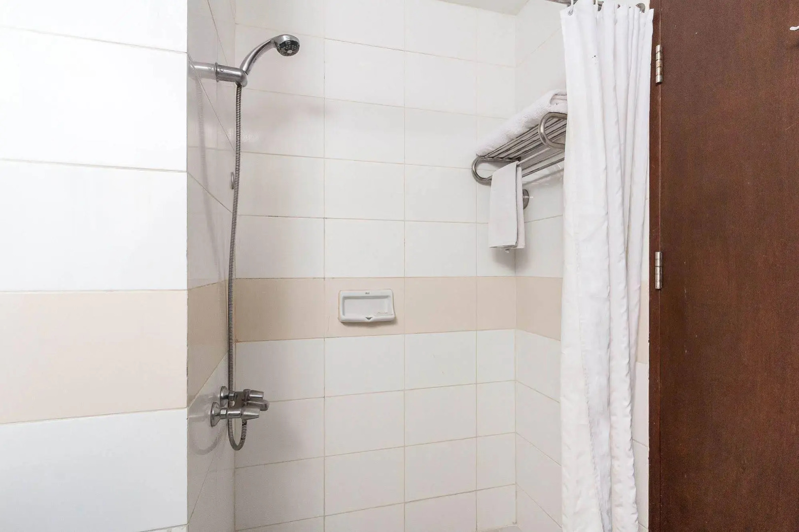 ZEN Rooms Cortes Street