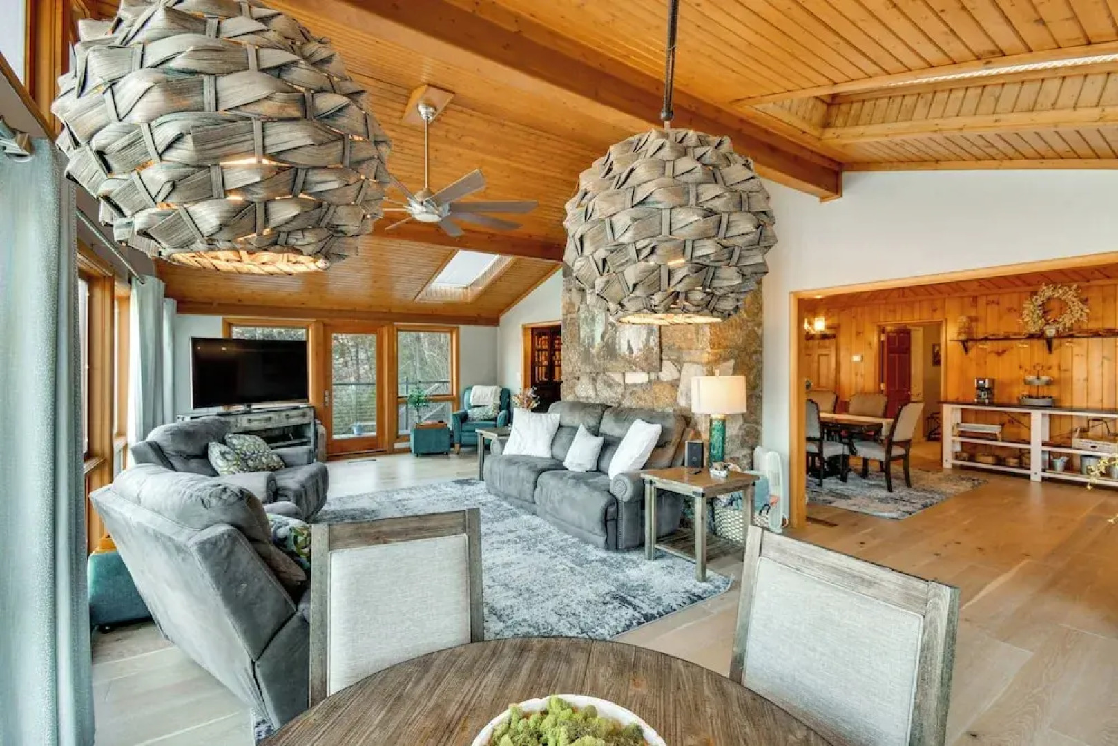 Hot Tub & Lakefront Deck: Cabin in Blue Ridge Mtns