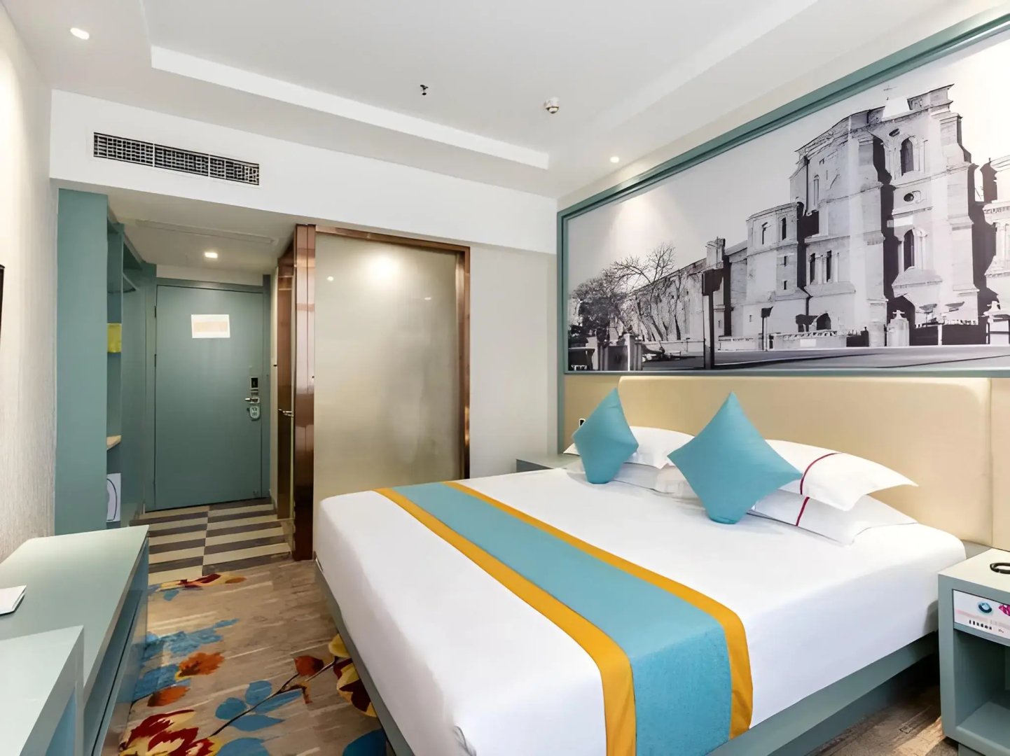 YiWU Best Hotel