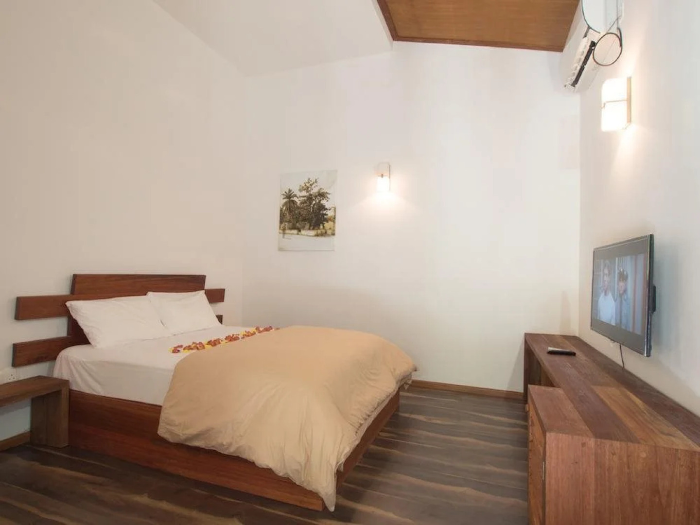 Maldives Oceanic Village