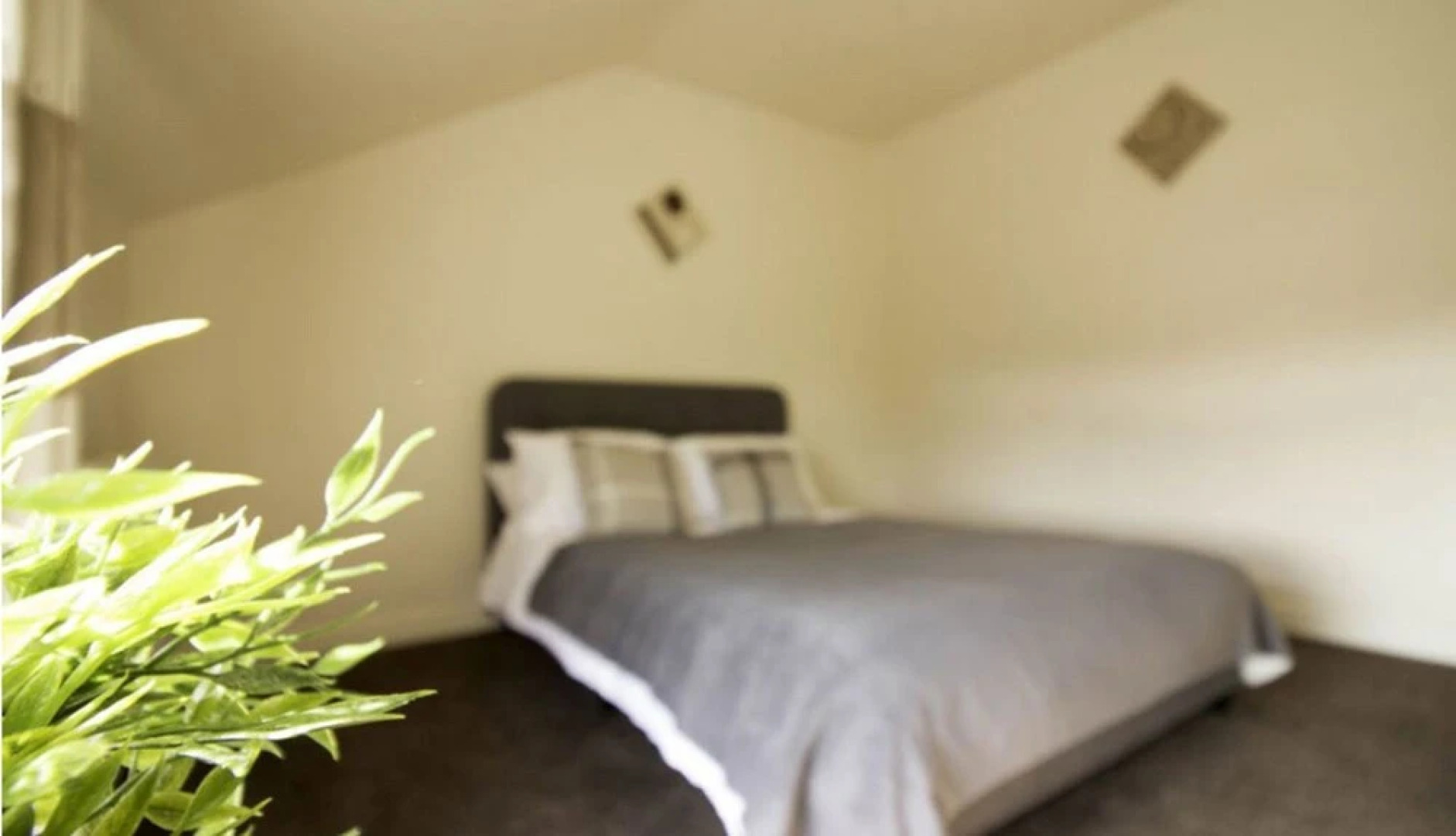 RoomTel - Brook House