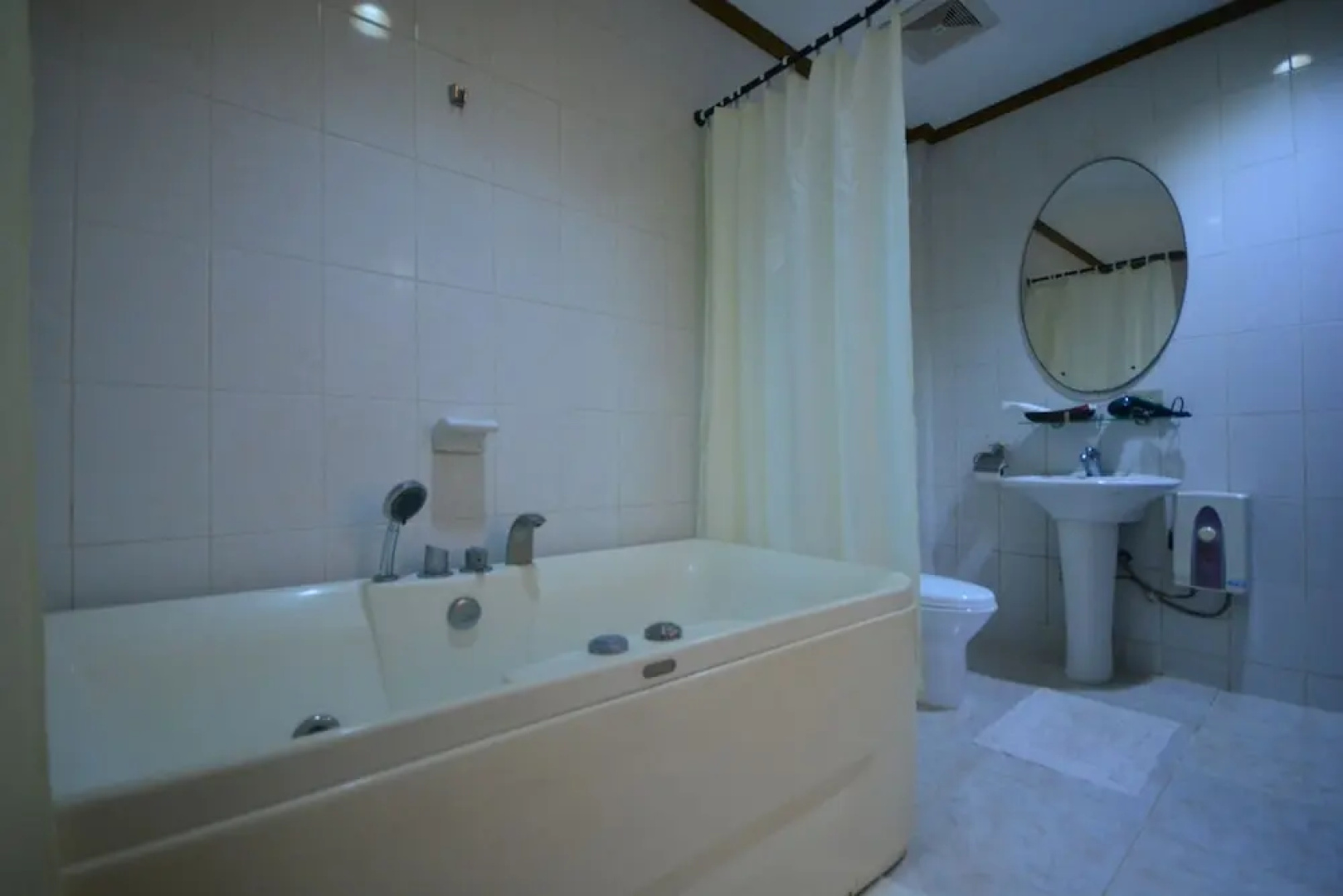 Crystal Paradise Resort, Spa & Winery
