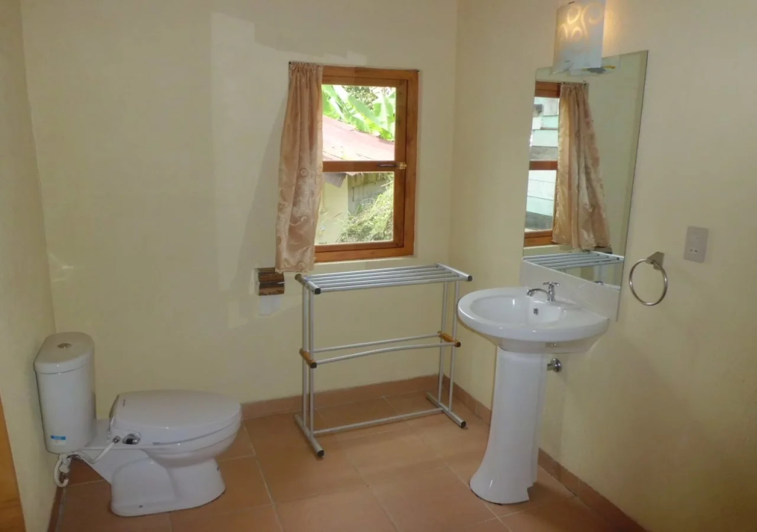 Tuk Tuk Timbul Bungalows