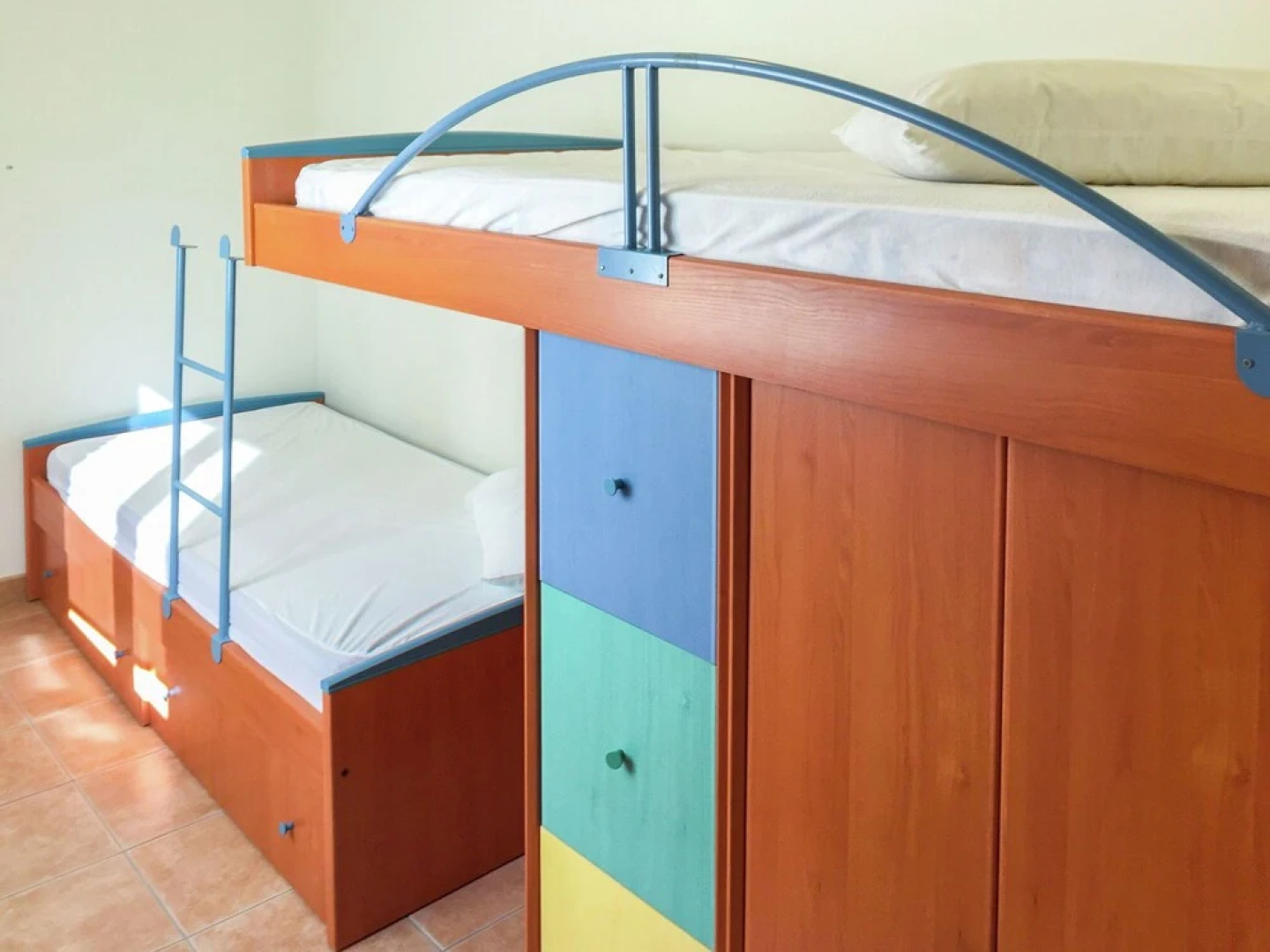 Pretty Holiday Home in Sant Pere Pescador With Swimming Pool