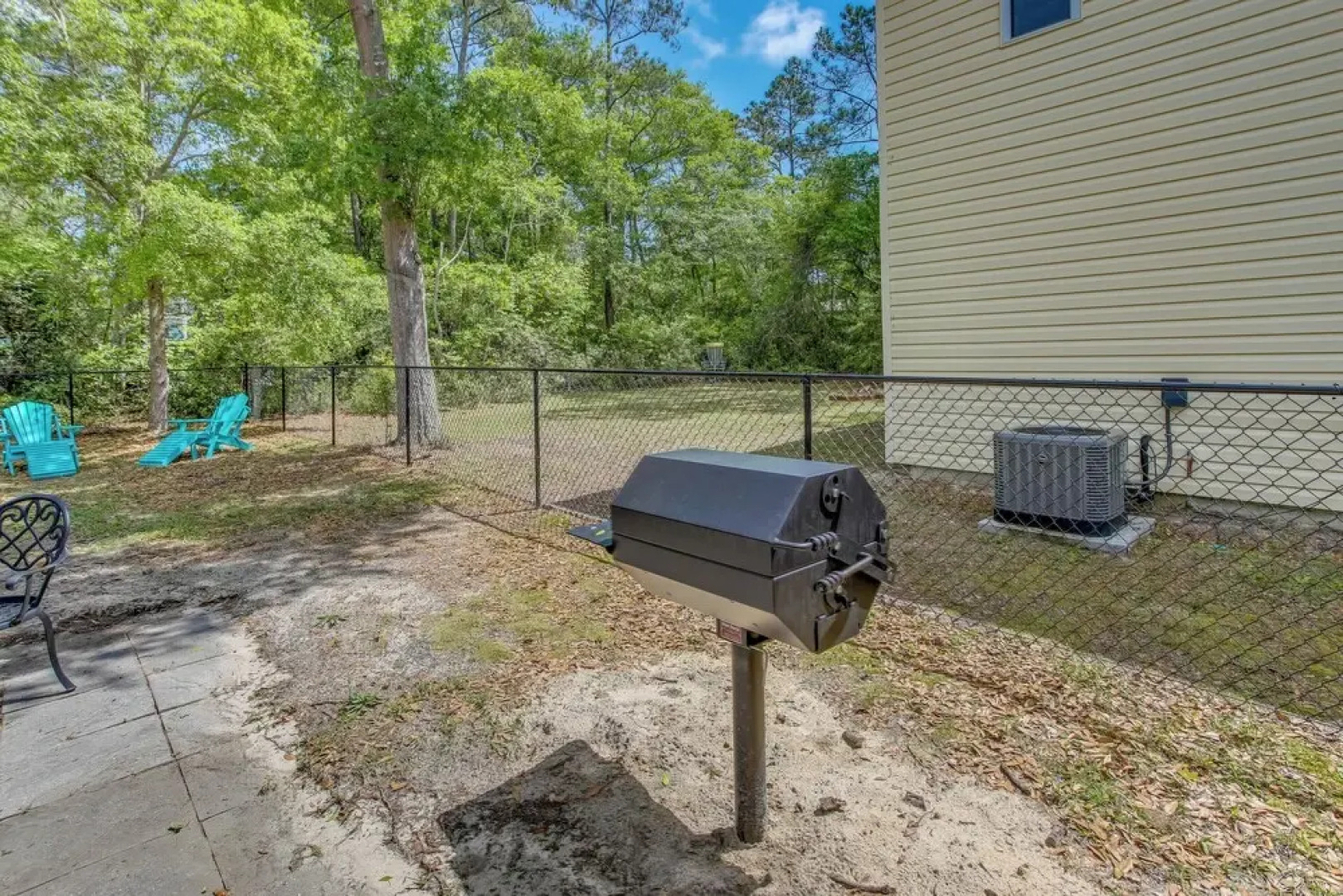 Charming Oak Island Home 1 Mi to Beach!