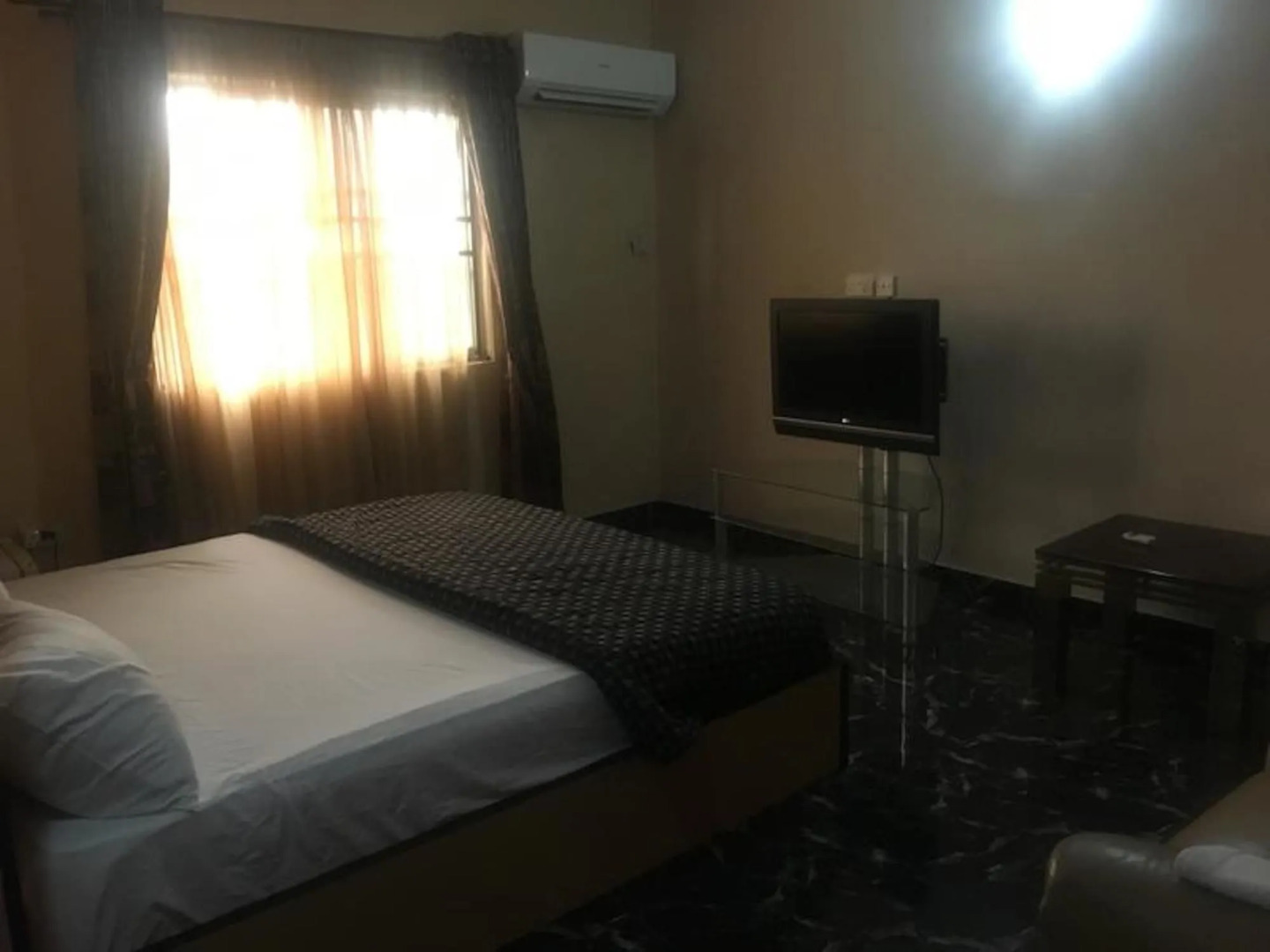 Bucker's Palace Hotel