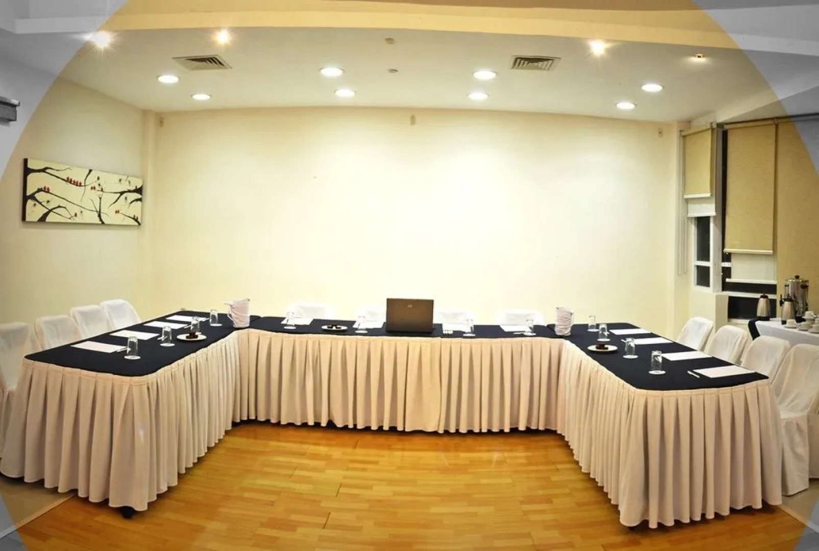 Angeles Suites Hotel