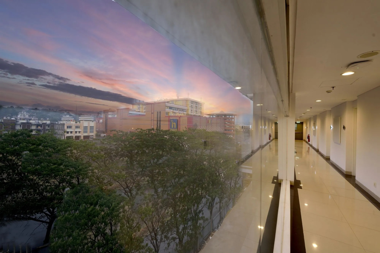 Whiz Prime Hotel Megamas Manado