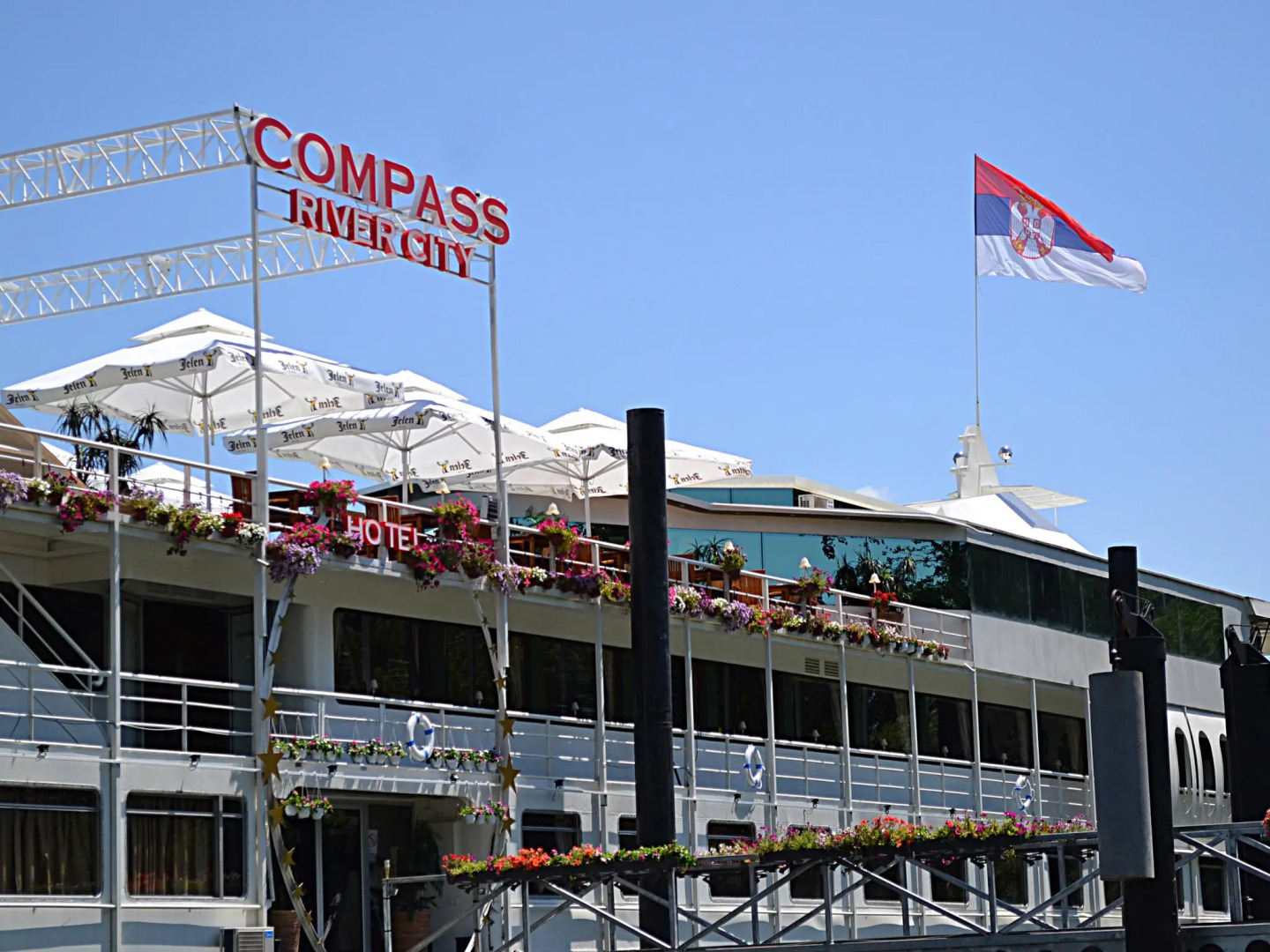 Compass River City Boatel