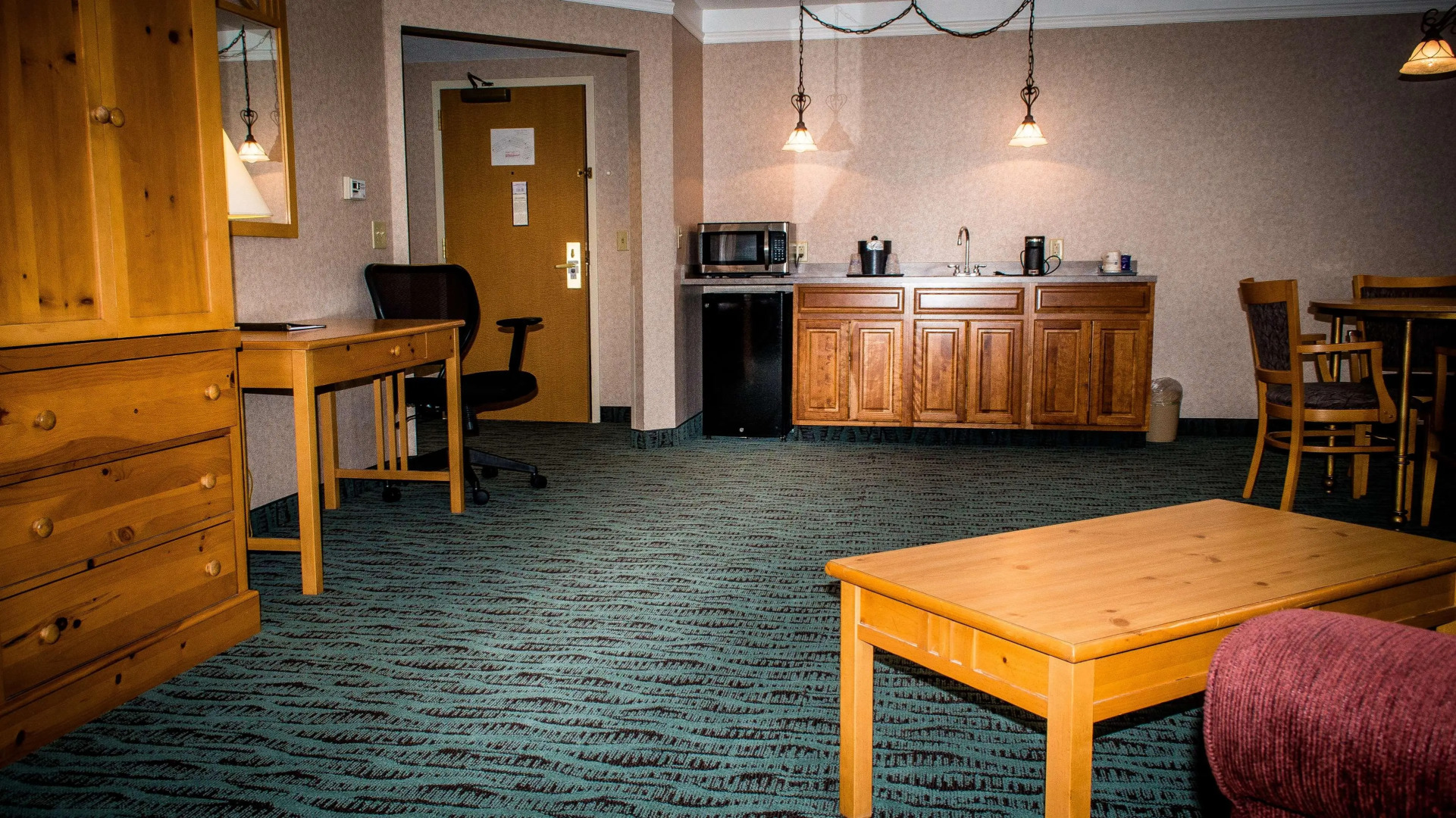 Best Western Plus Executive Court Inn & Conference Center