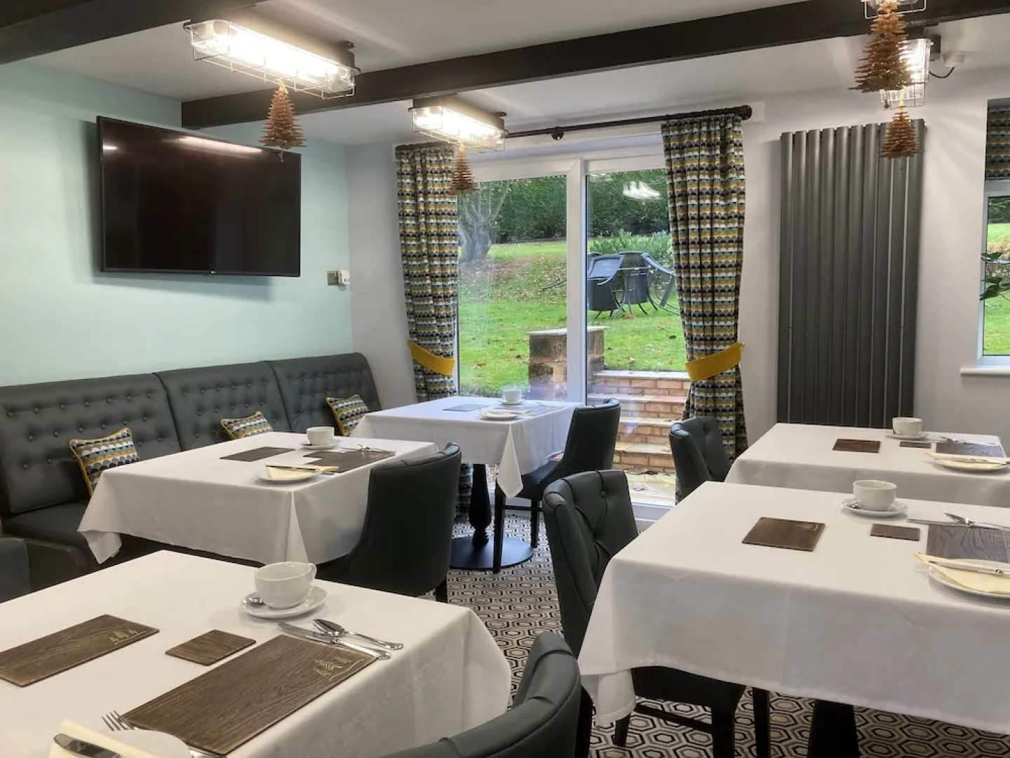 Bridleways Guest House & Holiday Homes