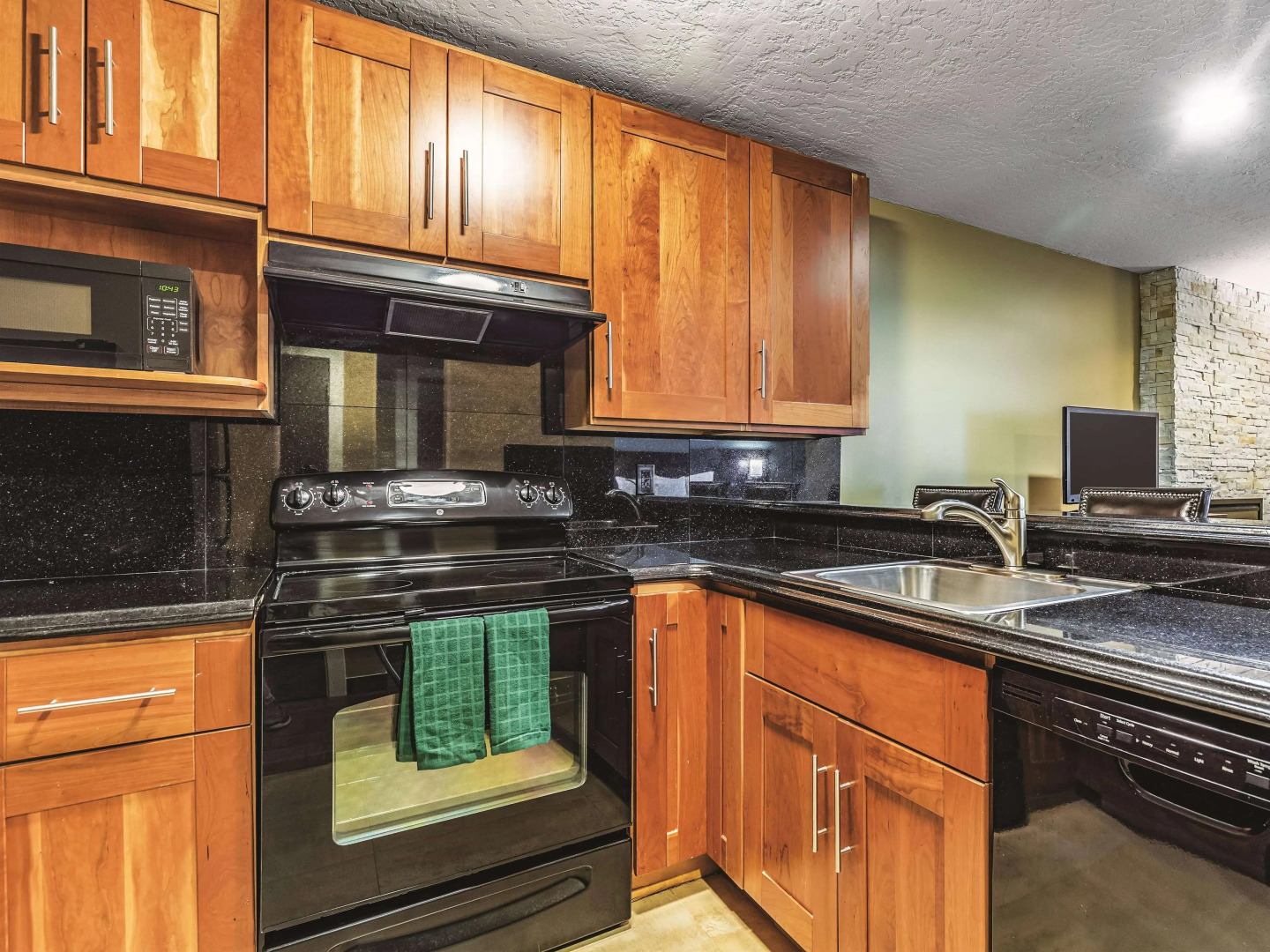 La Quinta Inn & Suites by Wyndham San Francisco Airport West