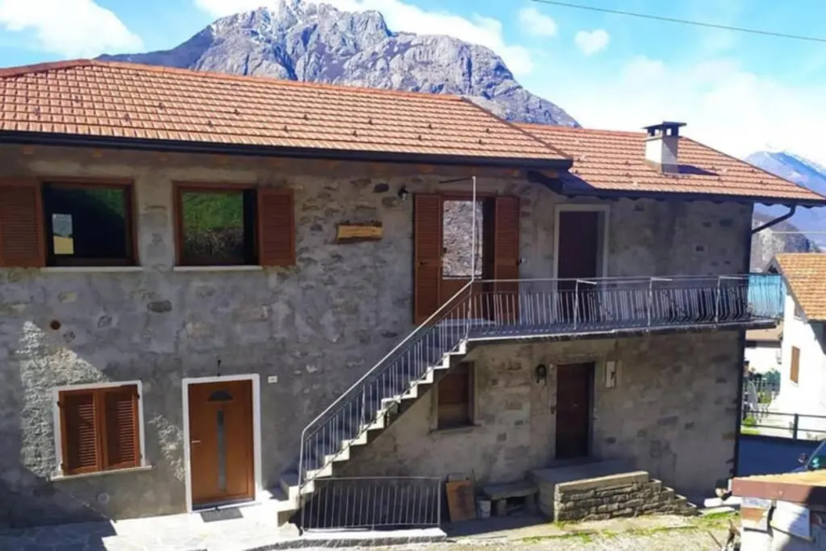 La Casa dei miei Nonni tra montagne e lago