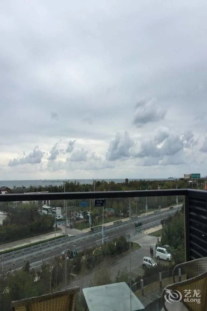 Holiday Bay Fashion Hotel