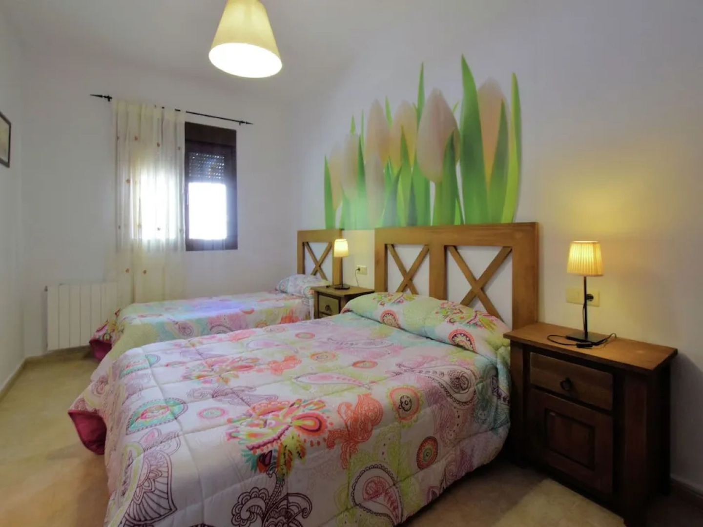 Spacious Villa in Sayalonga with Jacuzzi