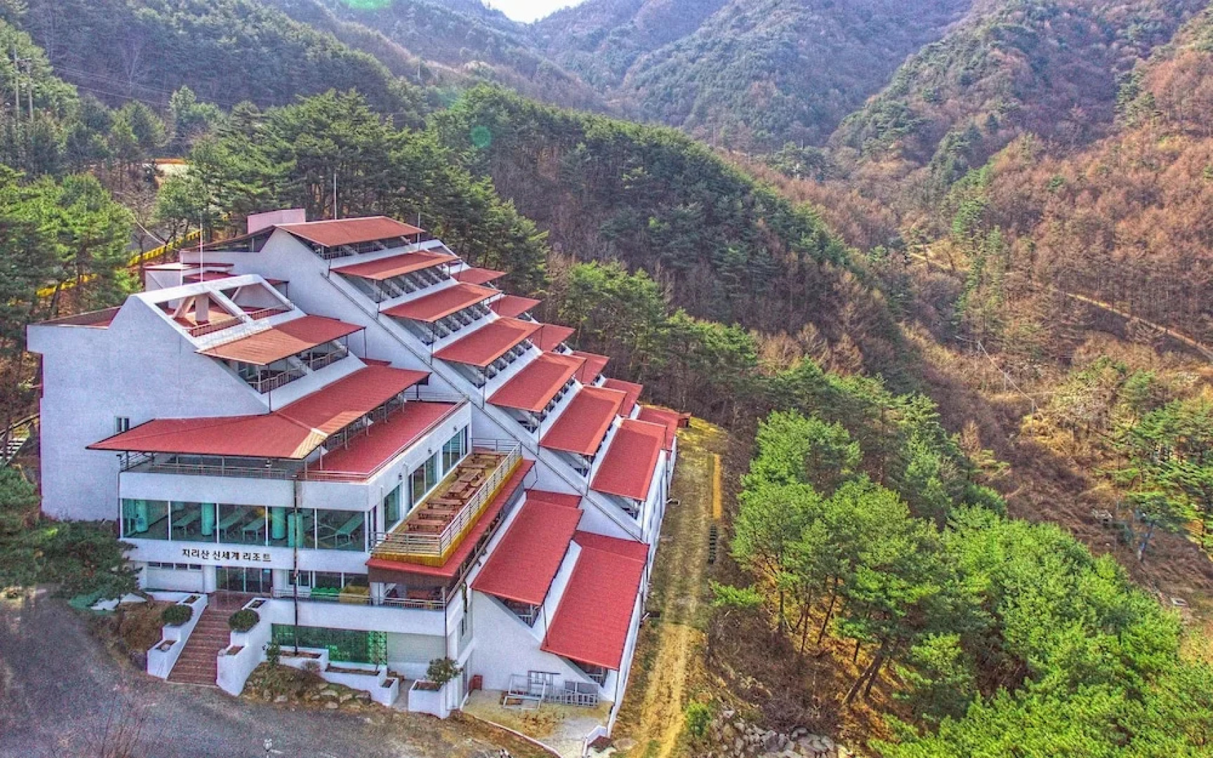 Sancheong Sinsegye Jirisan Resort