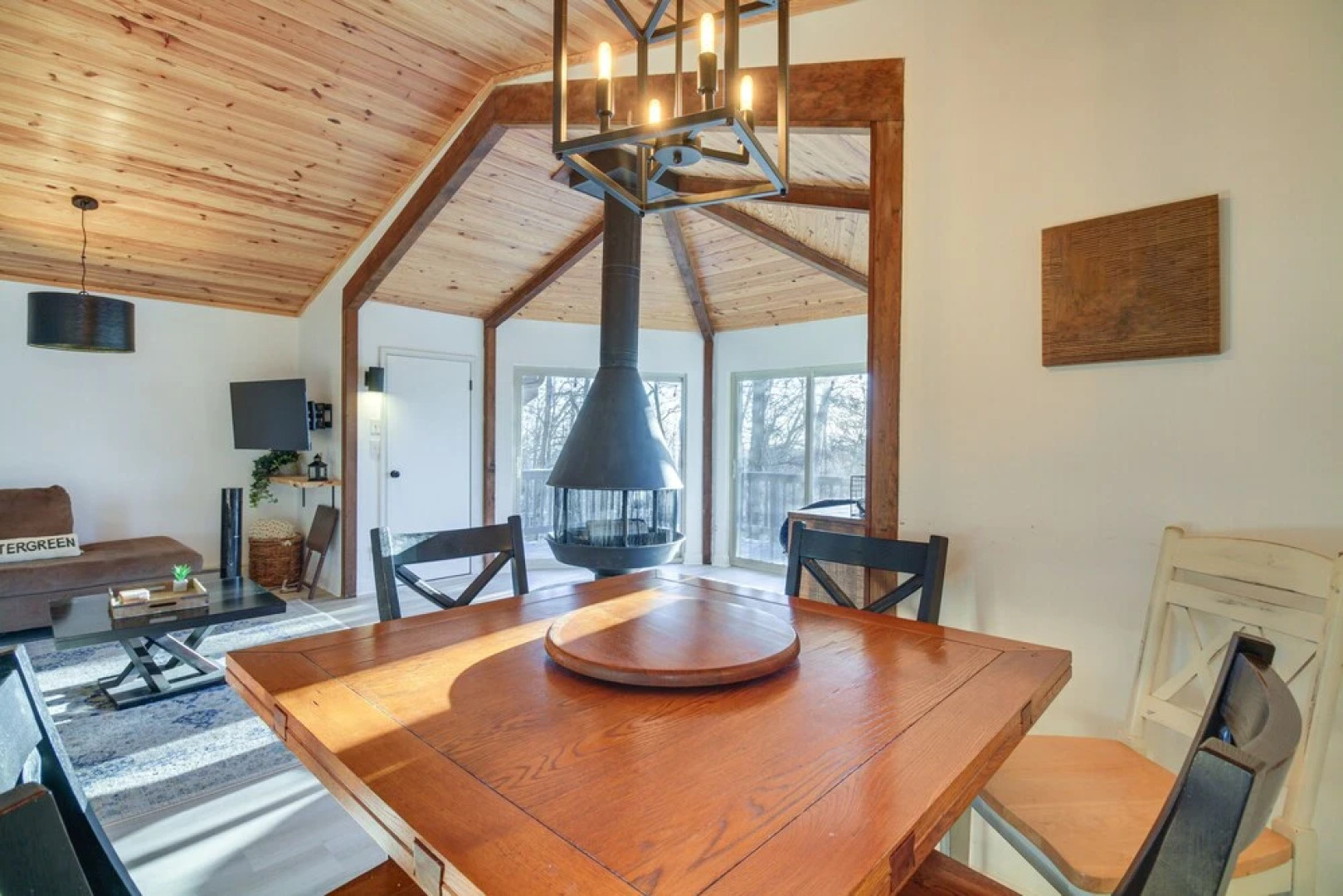 Rustic Getaway With Fireplace - Walk to Slopes!