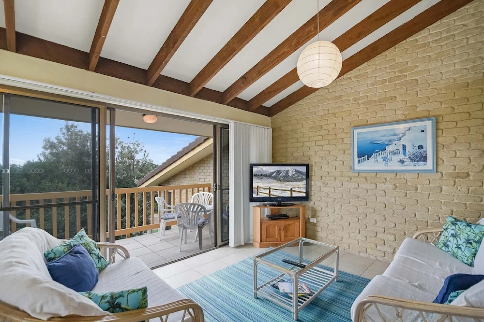 Galleries 3 - 3/28 Peregian Esplanade