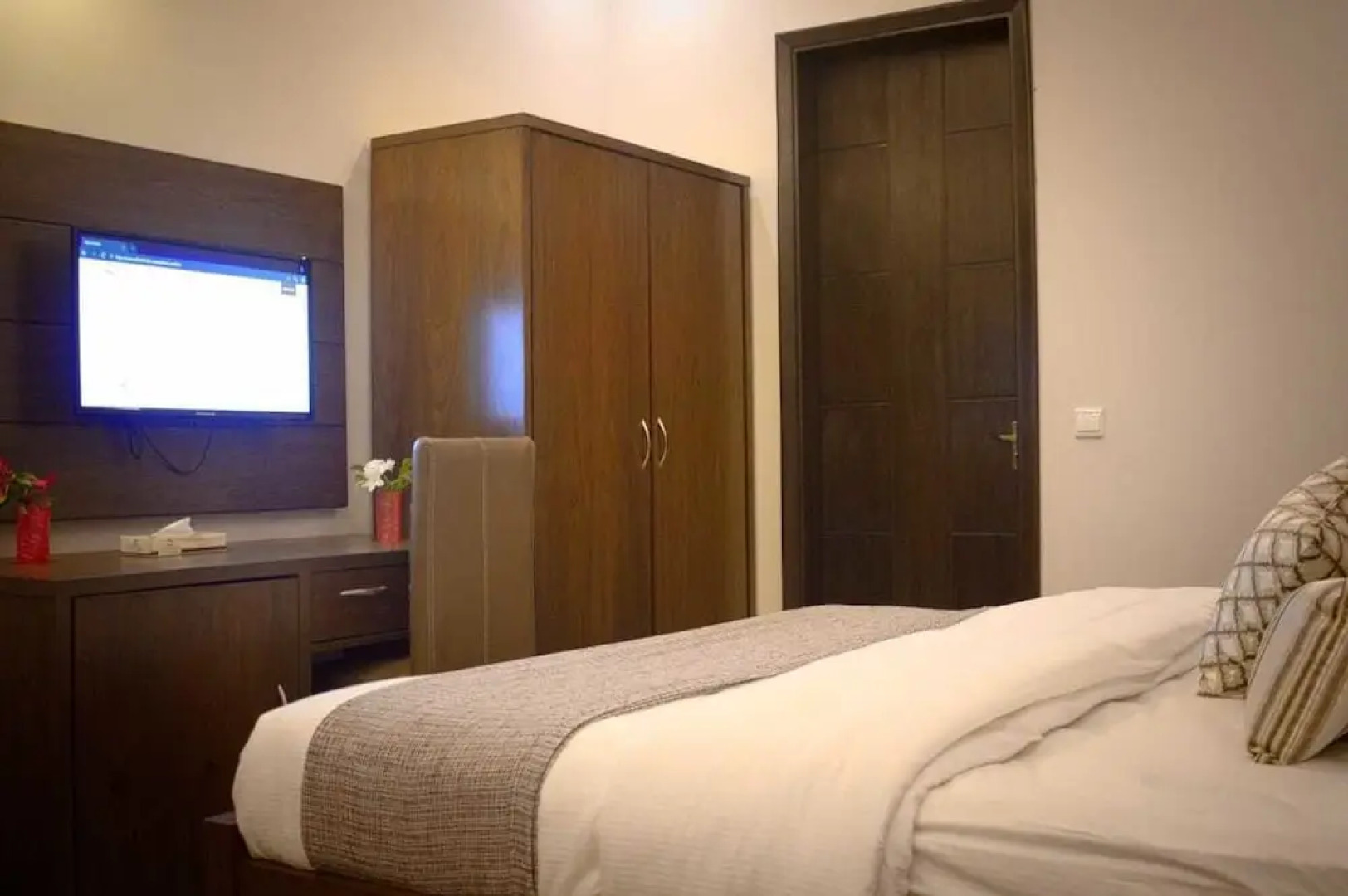 Zifan Hotel & Suites