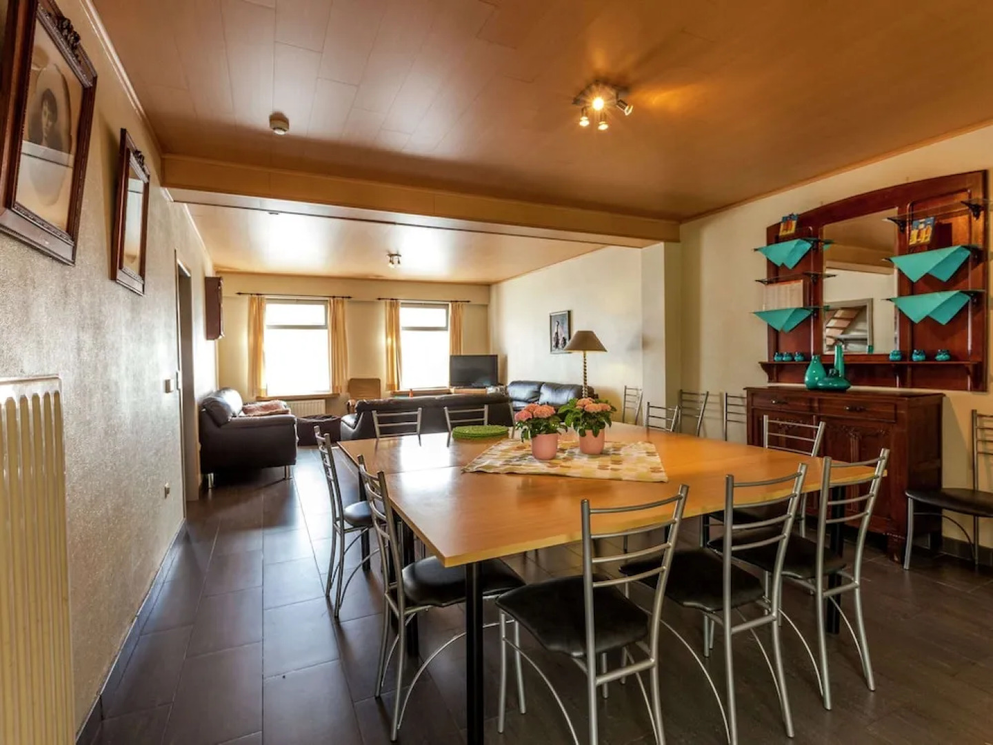 Quiet Cottage near Woods