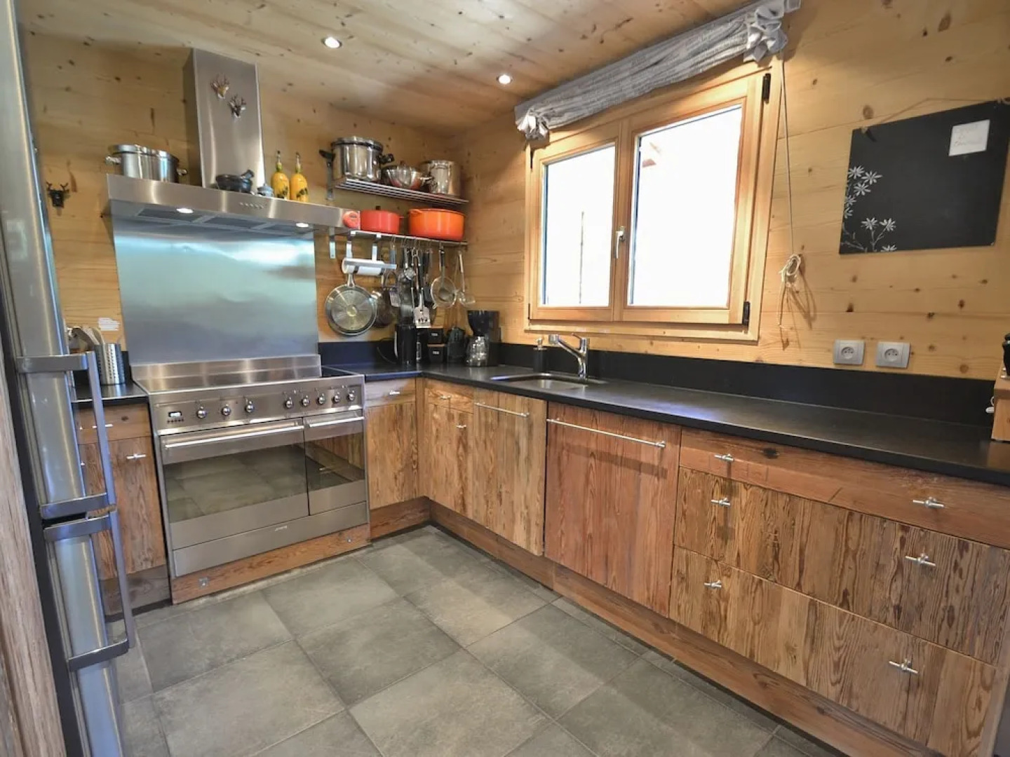 Luxurious Chalet in Le Chinaillon with Sauna