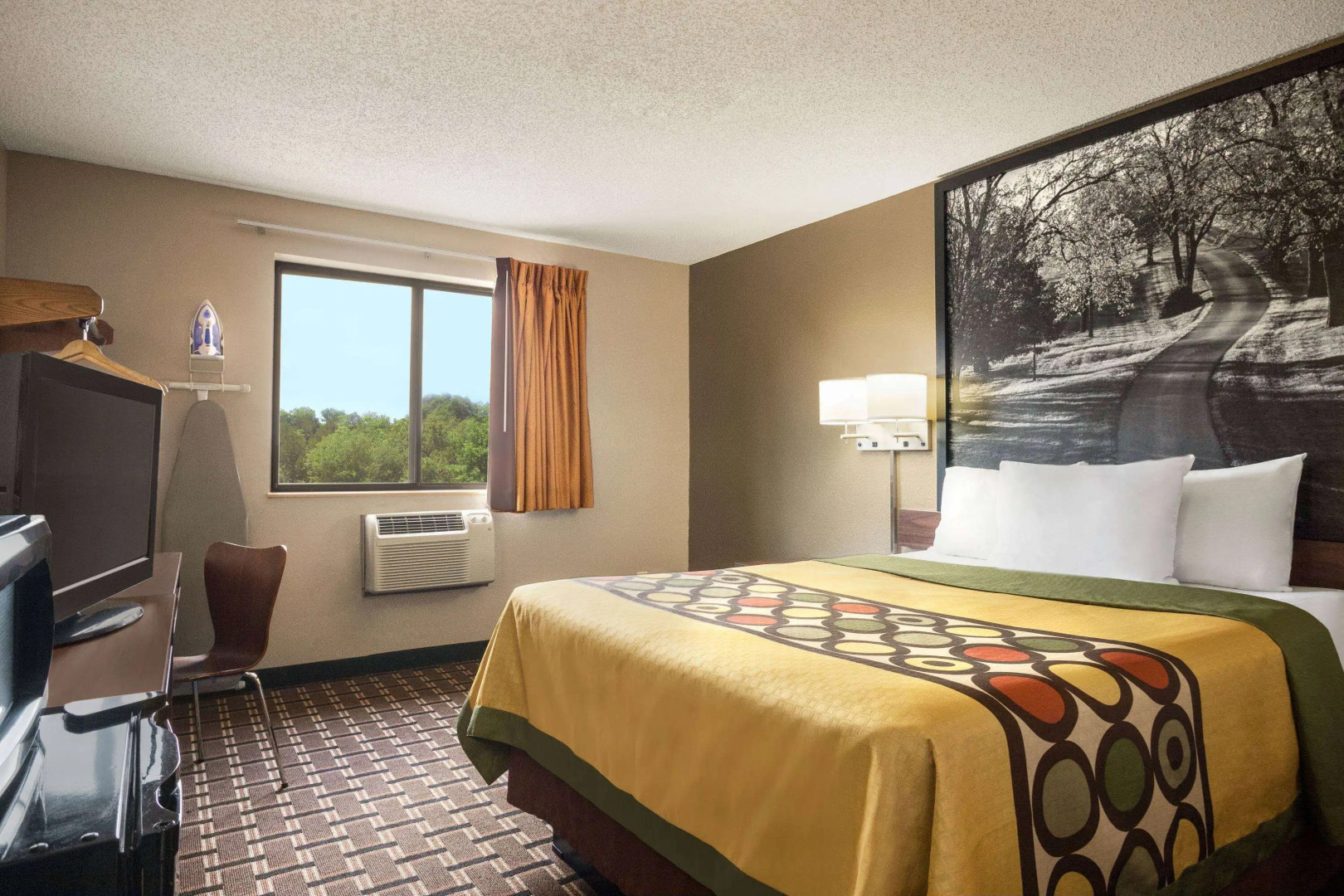 Super 8 by Wyndham Mayfield