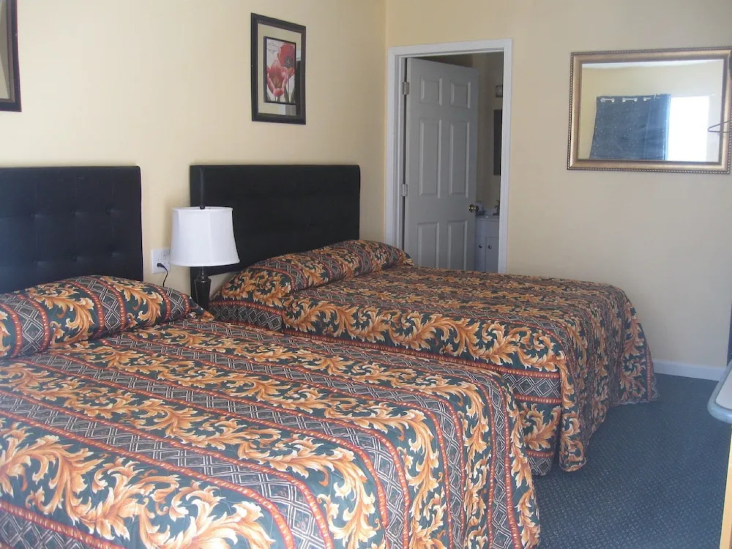 Western Motel Lovell