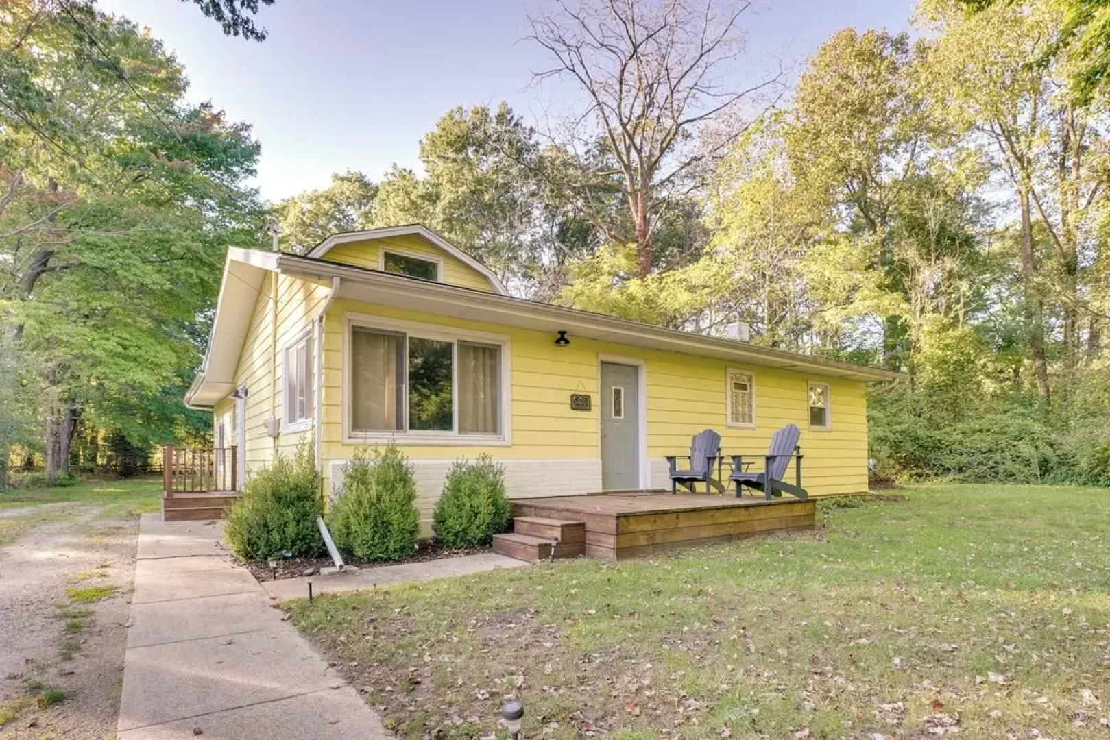 Renovated, Spacious Retreat in Union Pier!