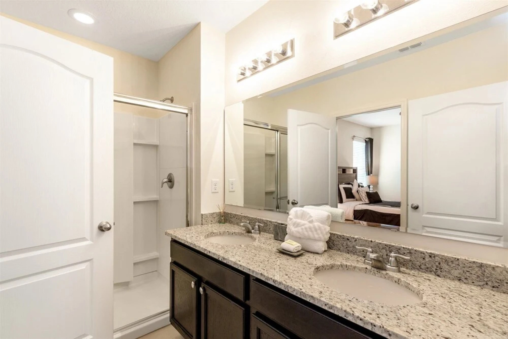 Fabulous Newly Built, 5 bed Villa With Private Pool and Modern Decor - 498