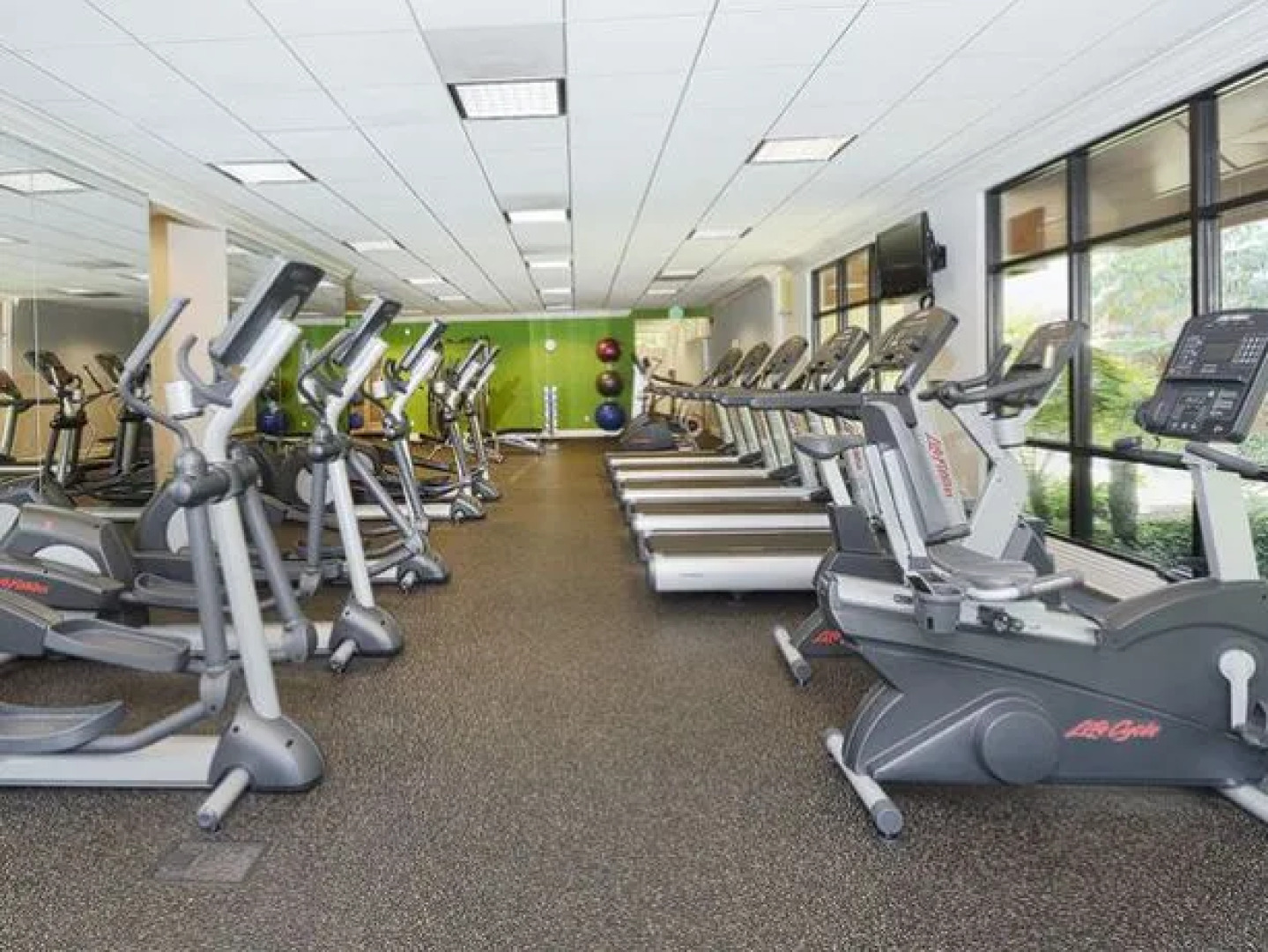 Oakwood at Eaves Seal Beach