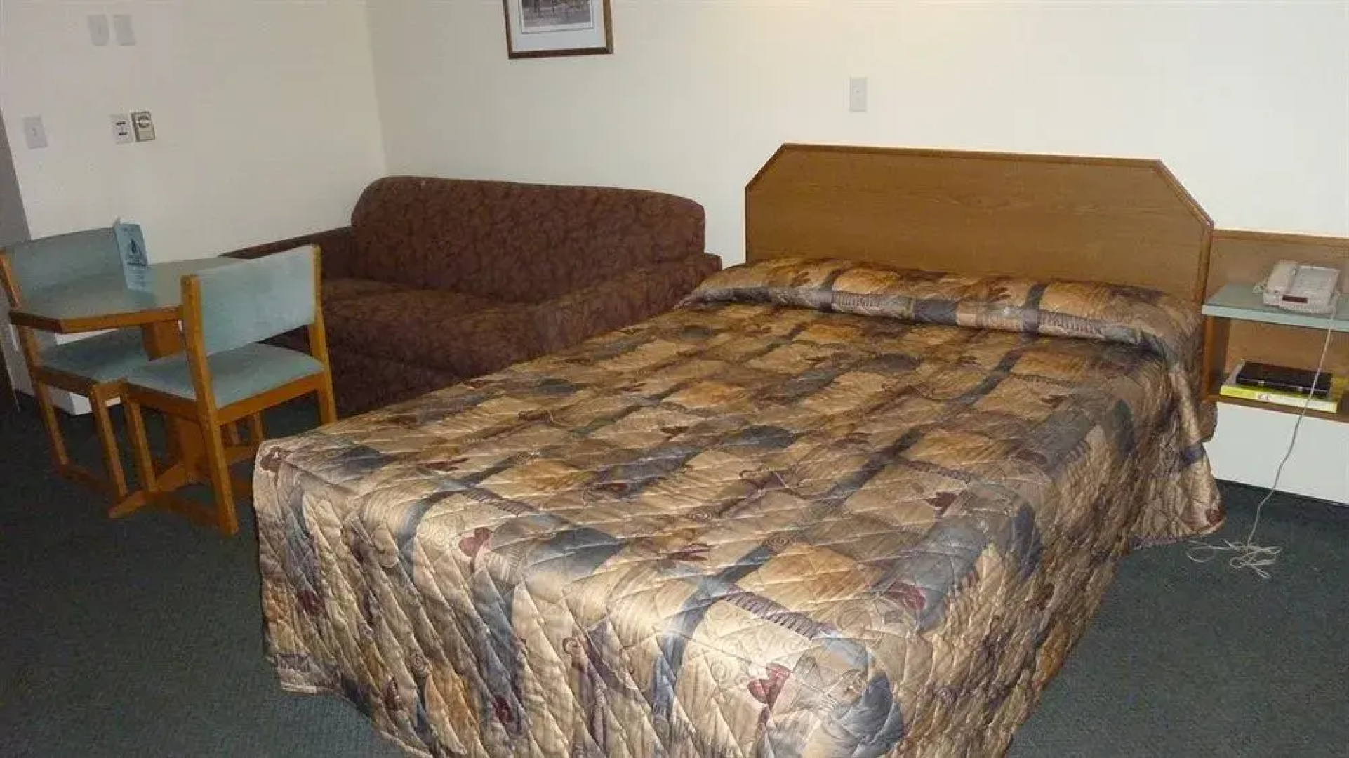 The Ranchland Inn
