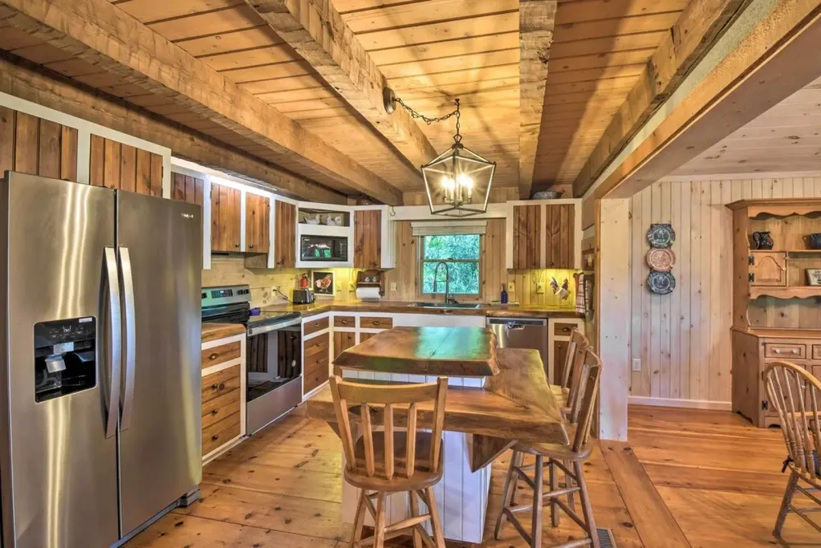 Spacious Sky Valley Home With Resort Perks!
