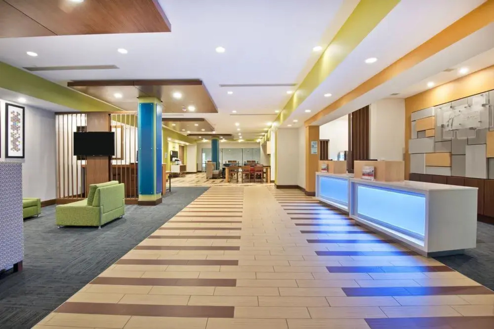 Holiday Inn Express & Suites Uniontown