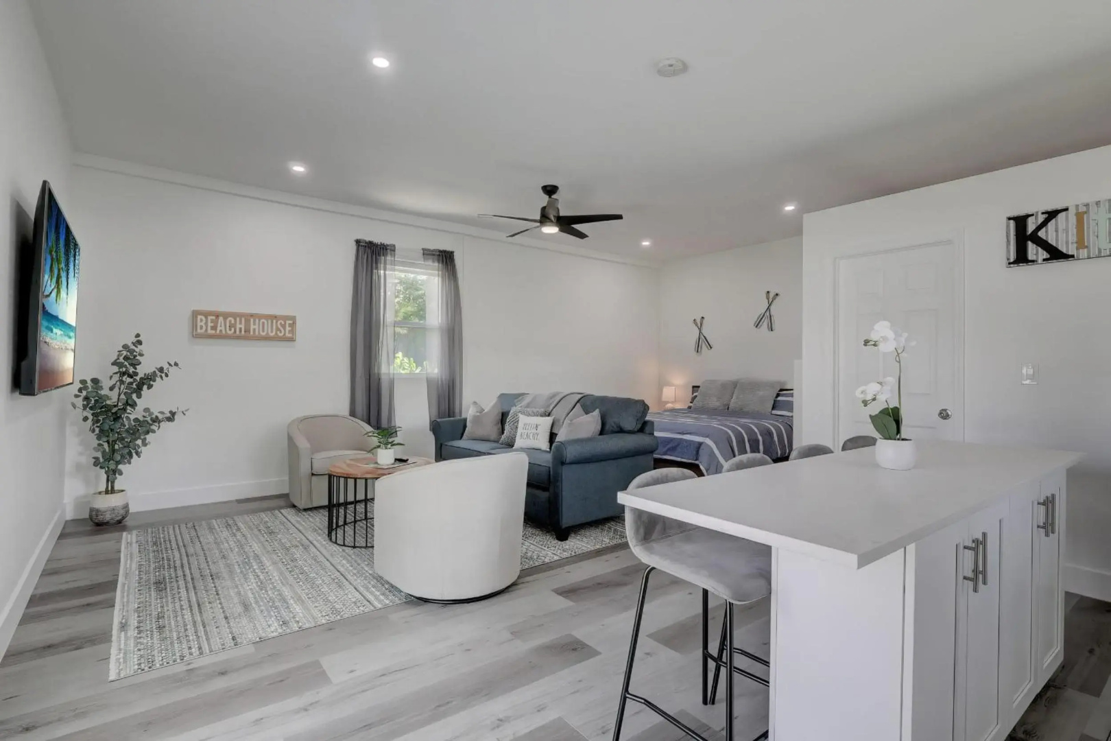 Guest House In a Downtown Bonita Springs Compound