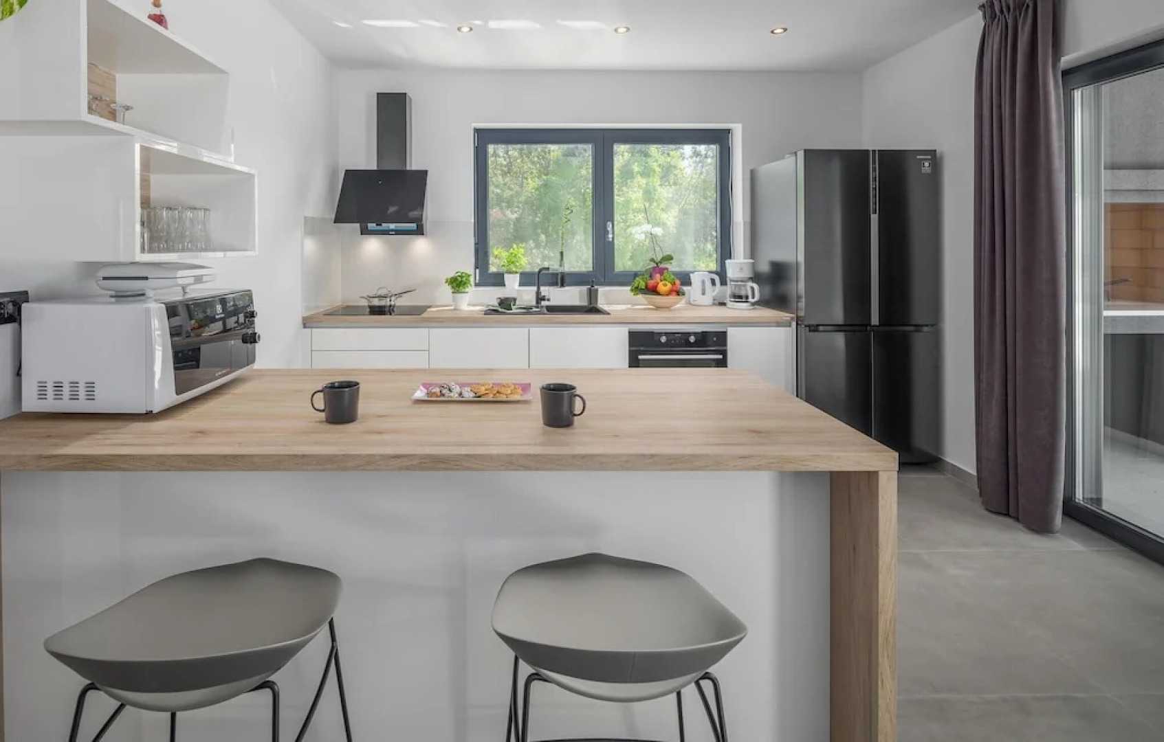 Beautiful Home in Rebici with Hot Tub, Sauna & 4 Bedrooms