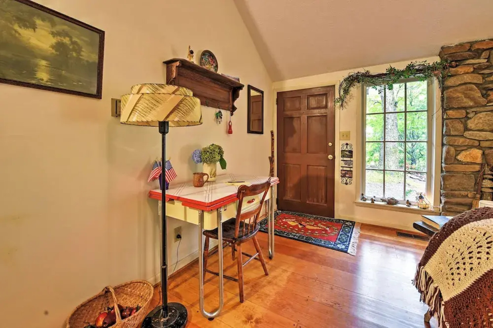 Serene Creekside Cottage Near Mount Pisgah!