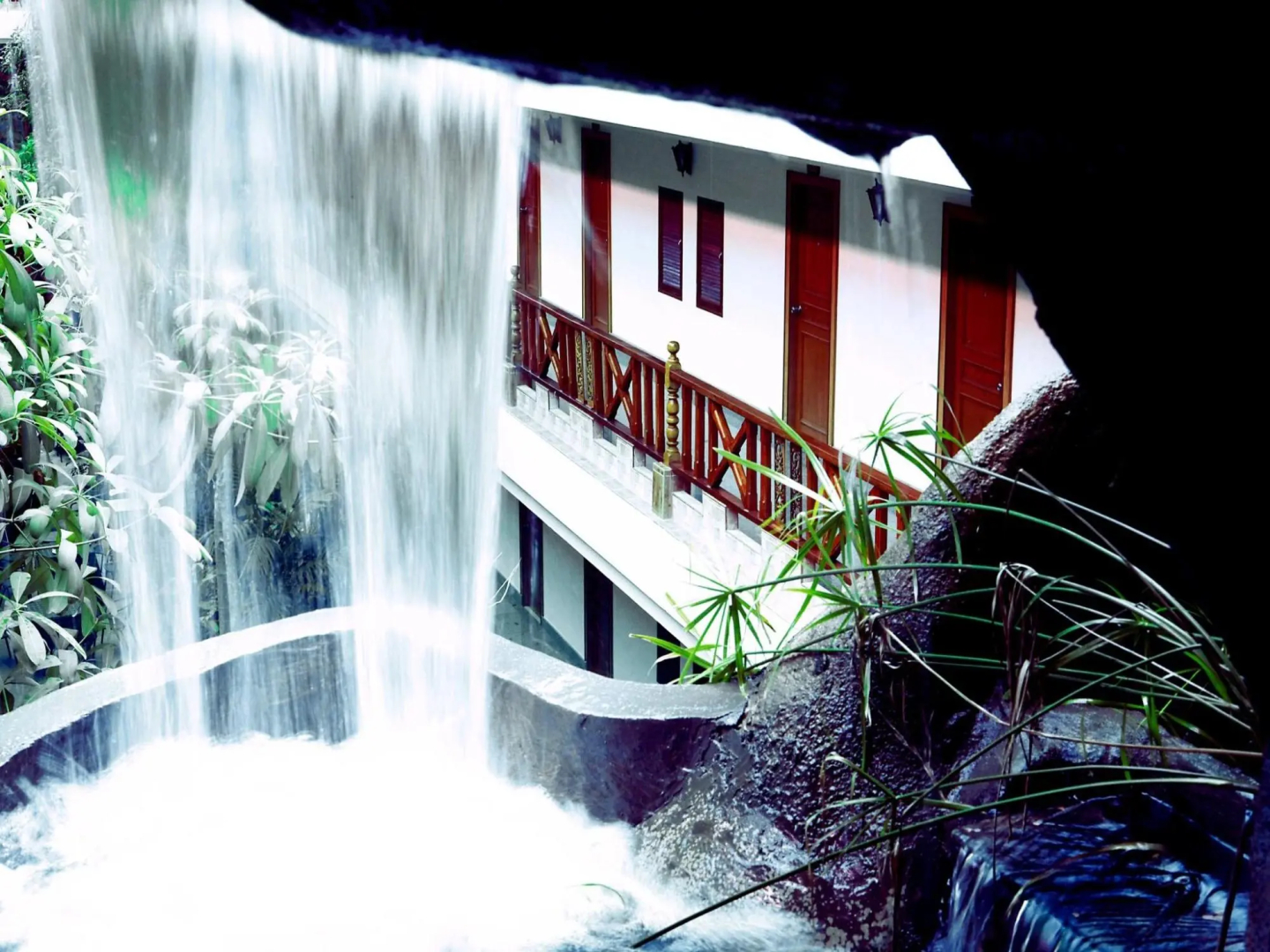 Chaikanathani Hotel