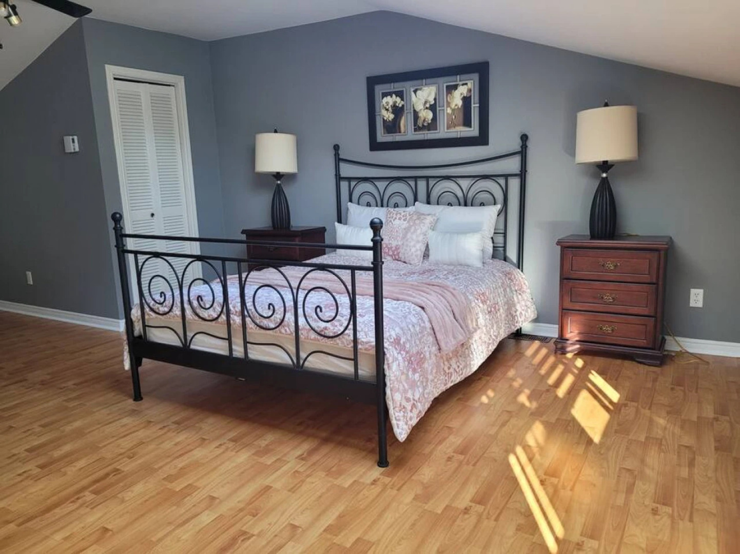 Whispering Pines Riverside Getaway