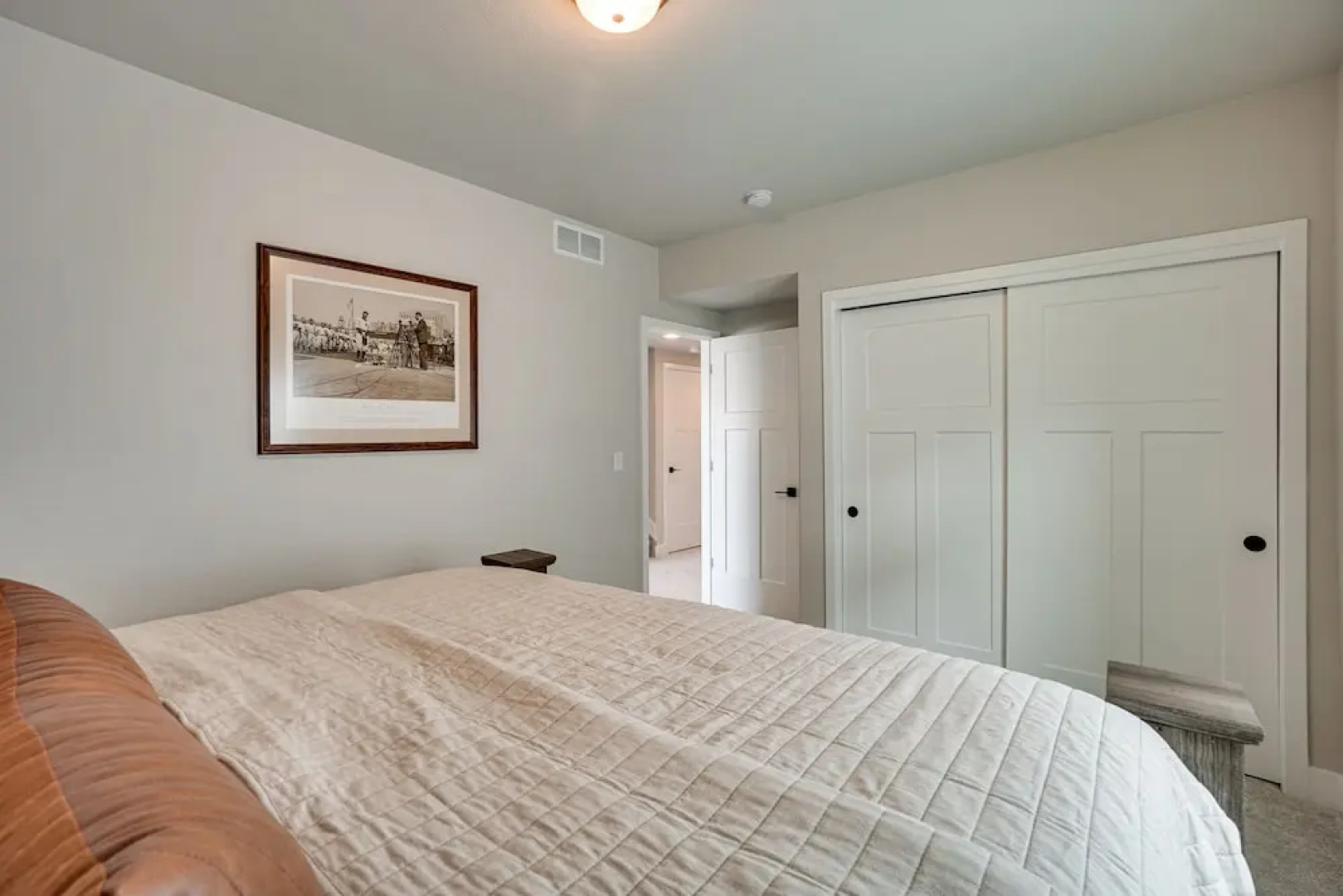 Family-friendly Townhome ~ 2 Mi to Windsor Lake!