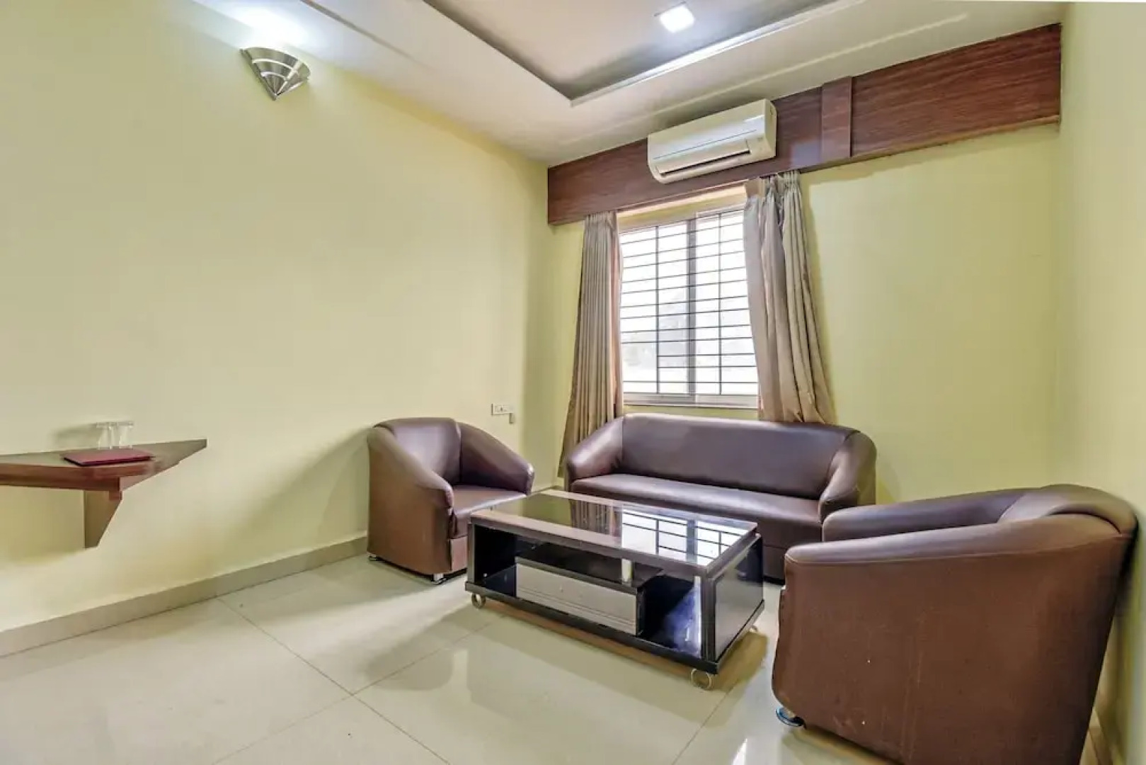 Capital O 42062 Nakshatra Comforts