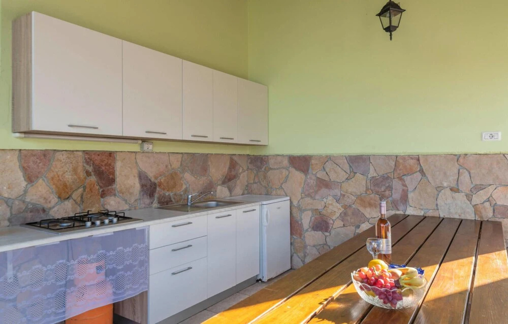 Amazing Home in Peruski With Wifi and 5 Bedrooms