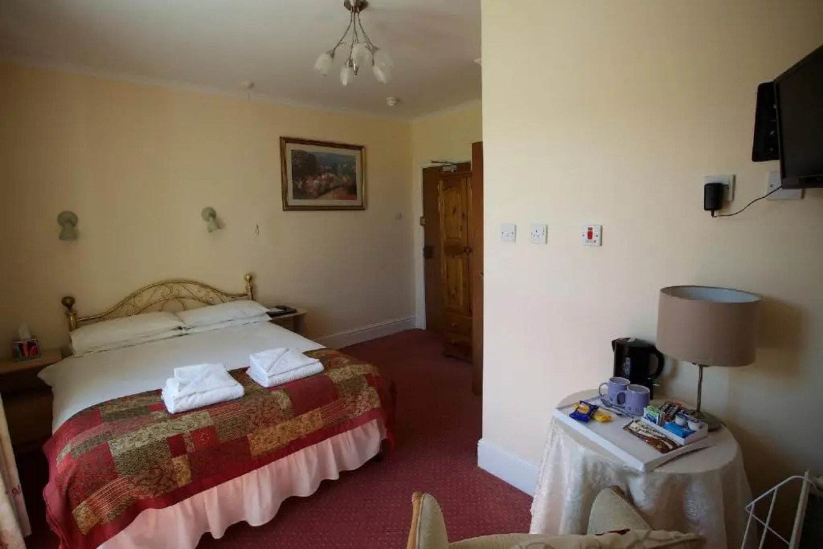 Maenllwyd Guest House