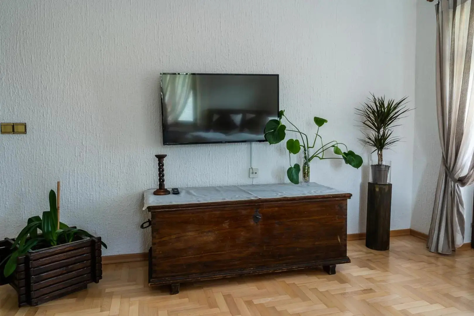 Apartments & Rooms Florjana