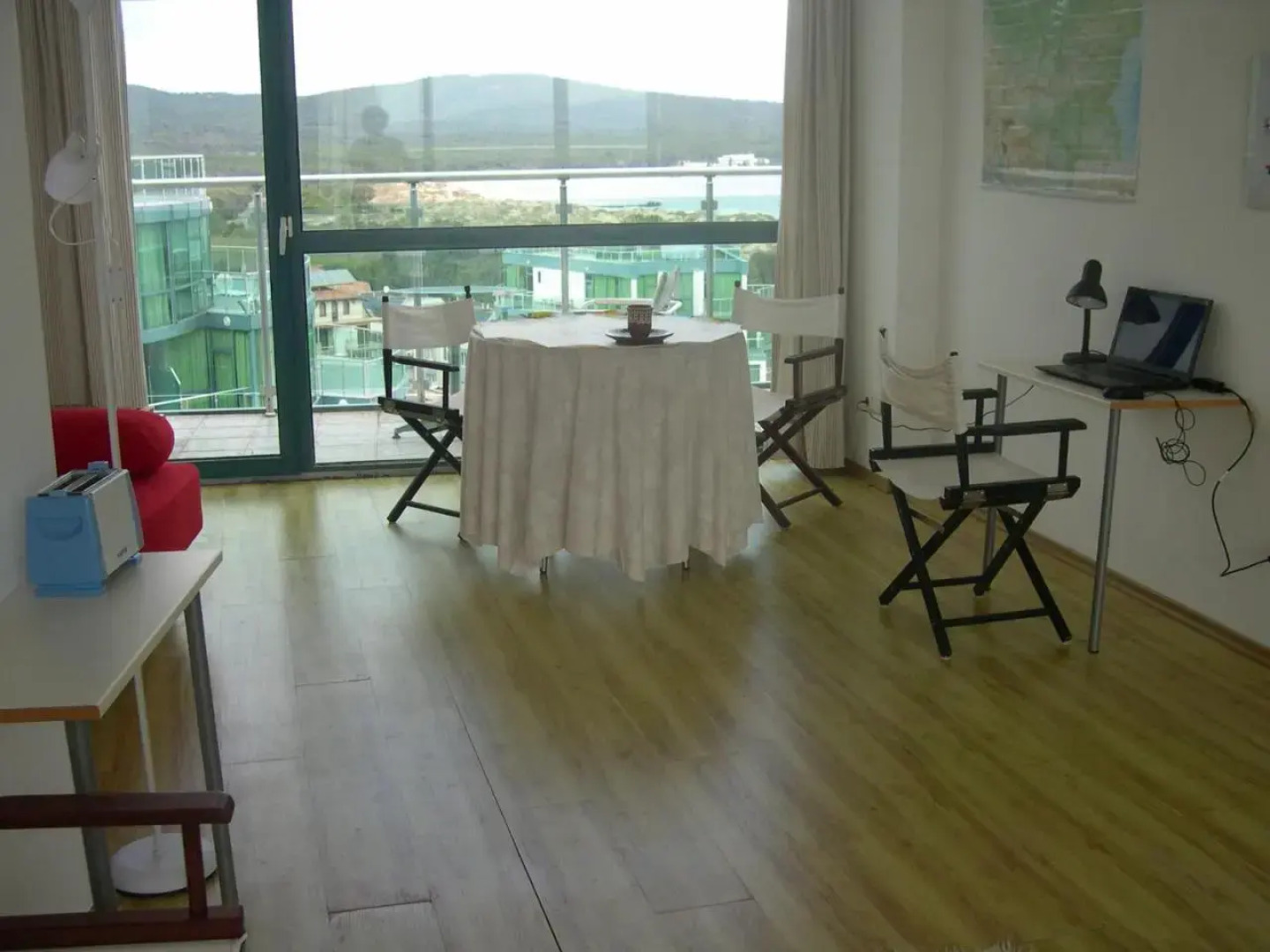 802, spacy apm with sea view.