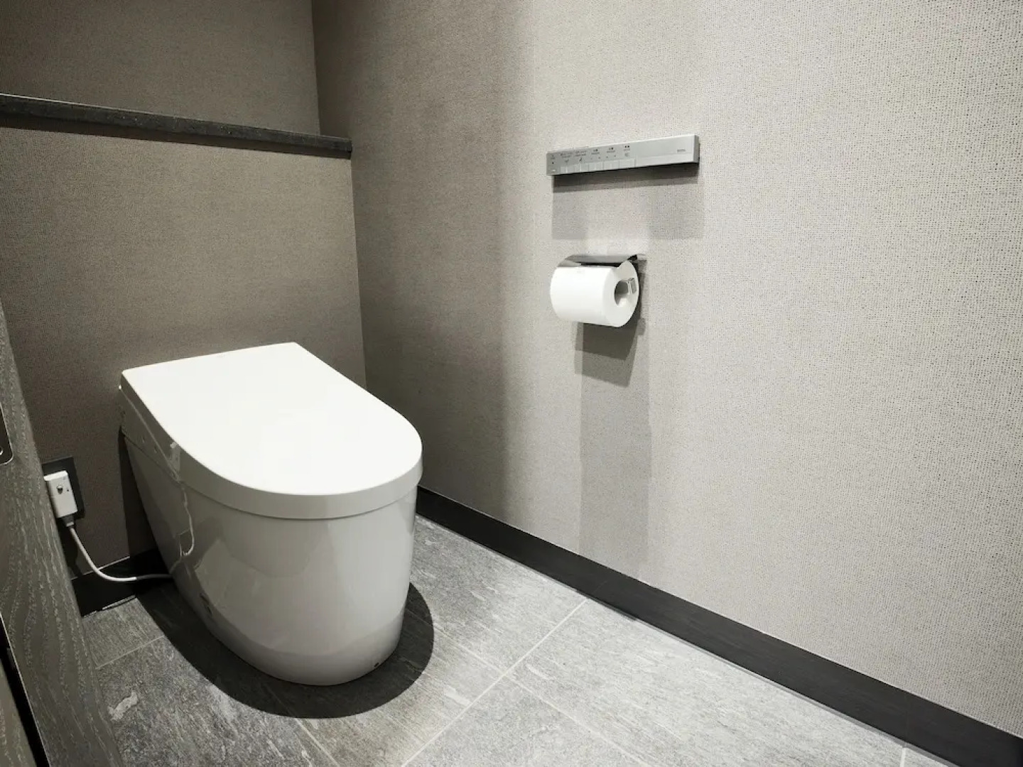 IN THE LIBRARY hotel and books TOKOROZAWA