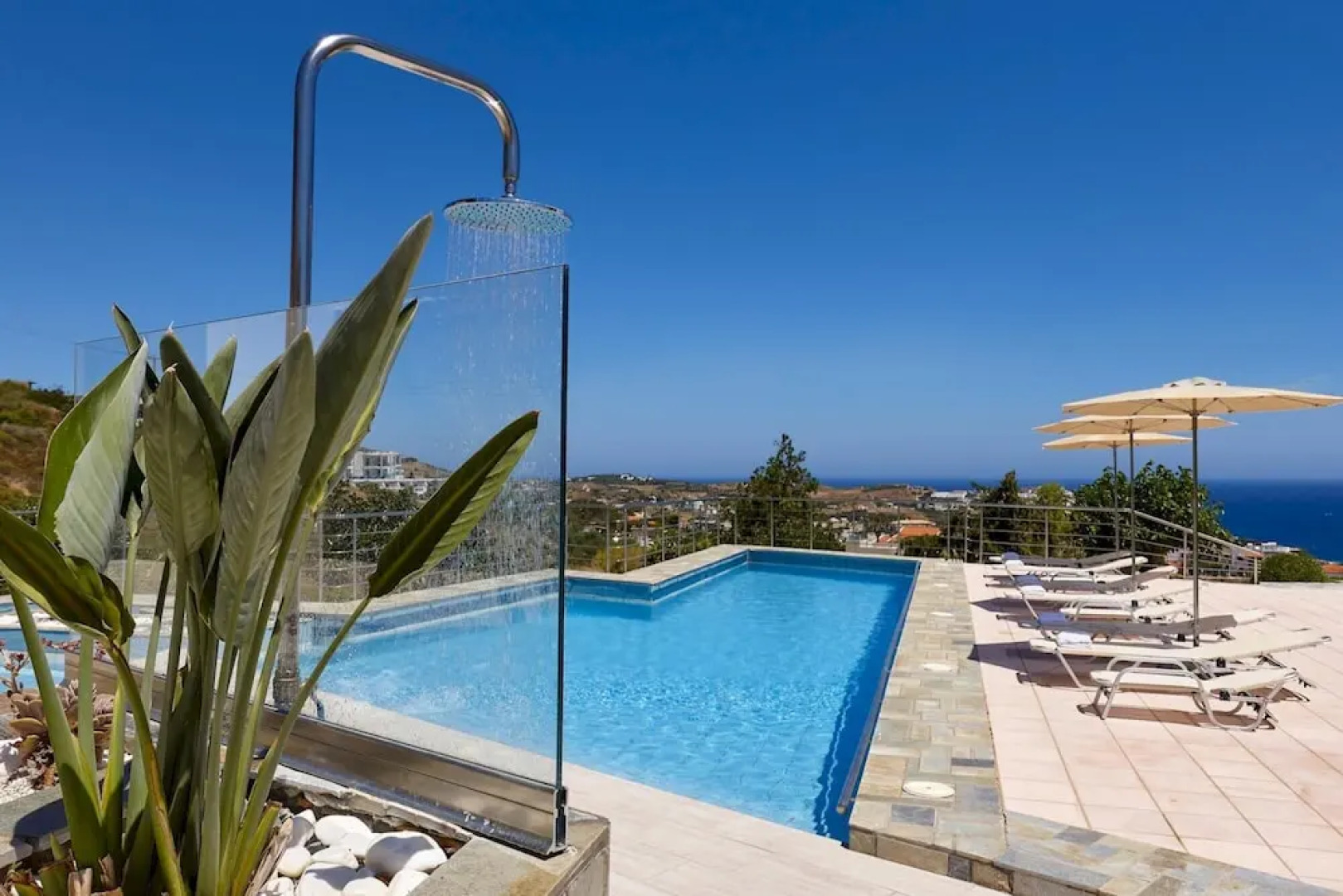 Stylish Pool Side Apartment With Stunning sea View