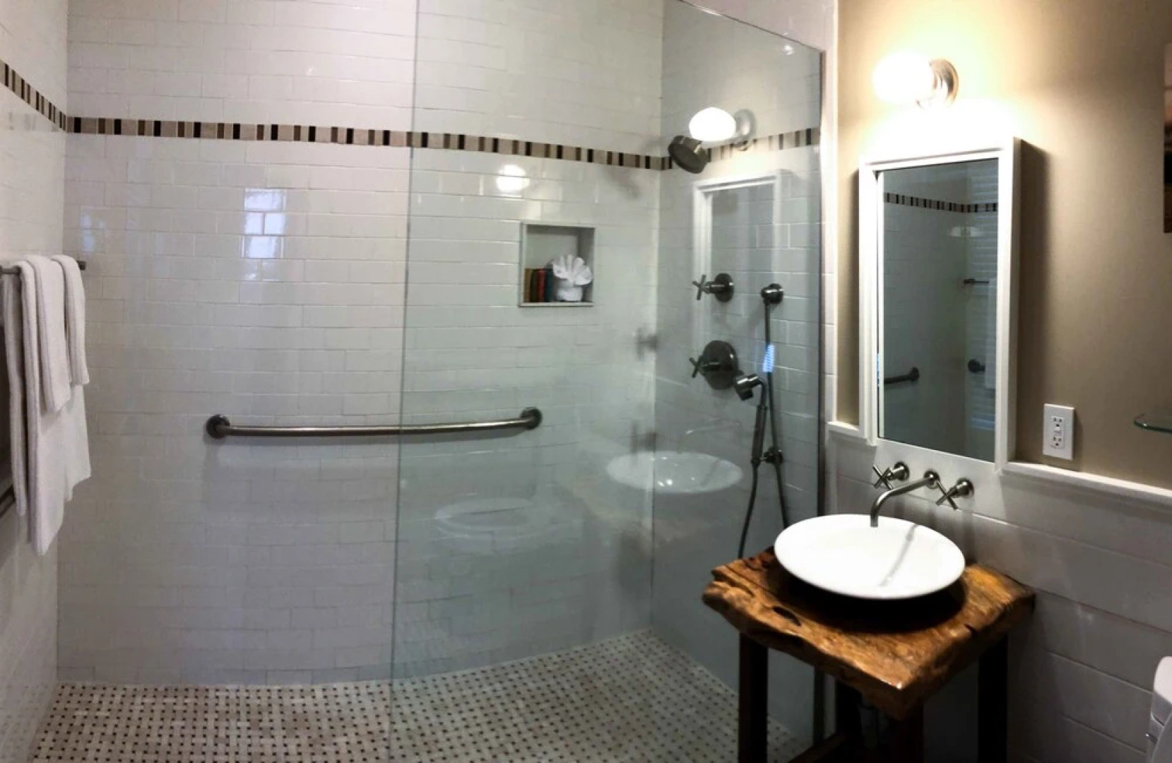 Shinn Estate Vineyards and Farmhouse