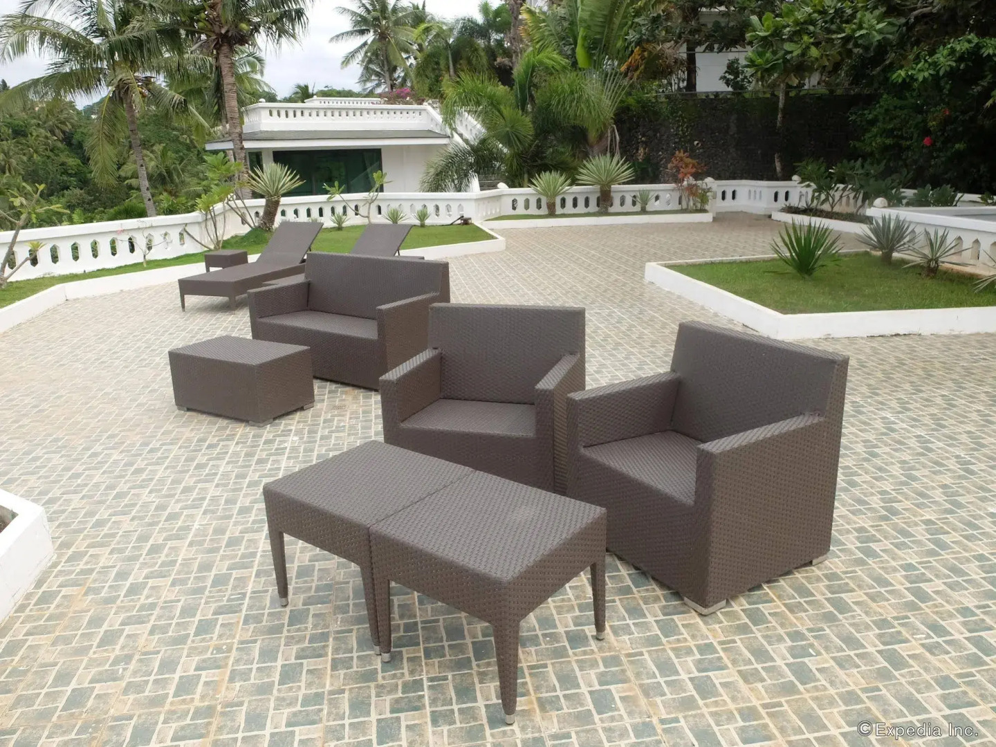 Argonauta Boracay Boutique Hotel with Apartments and Villas