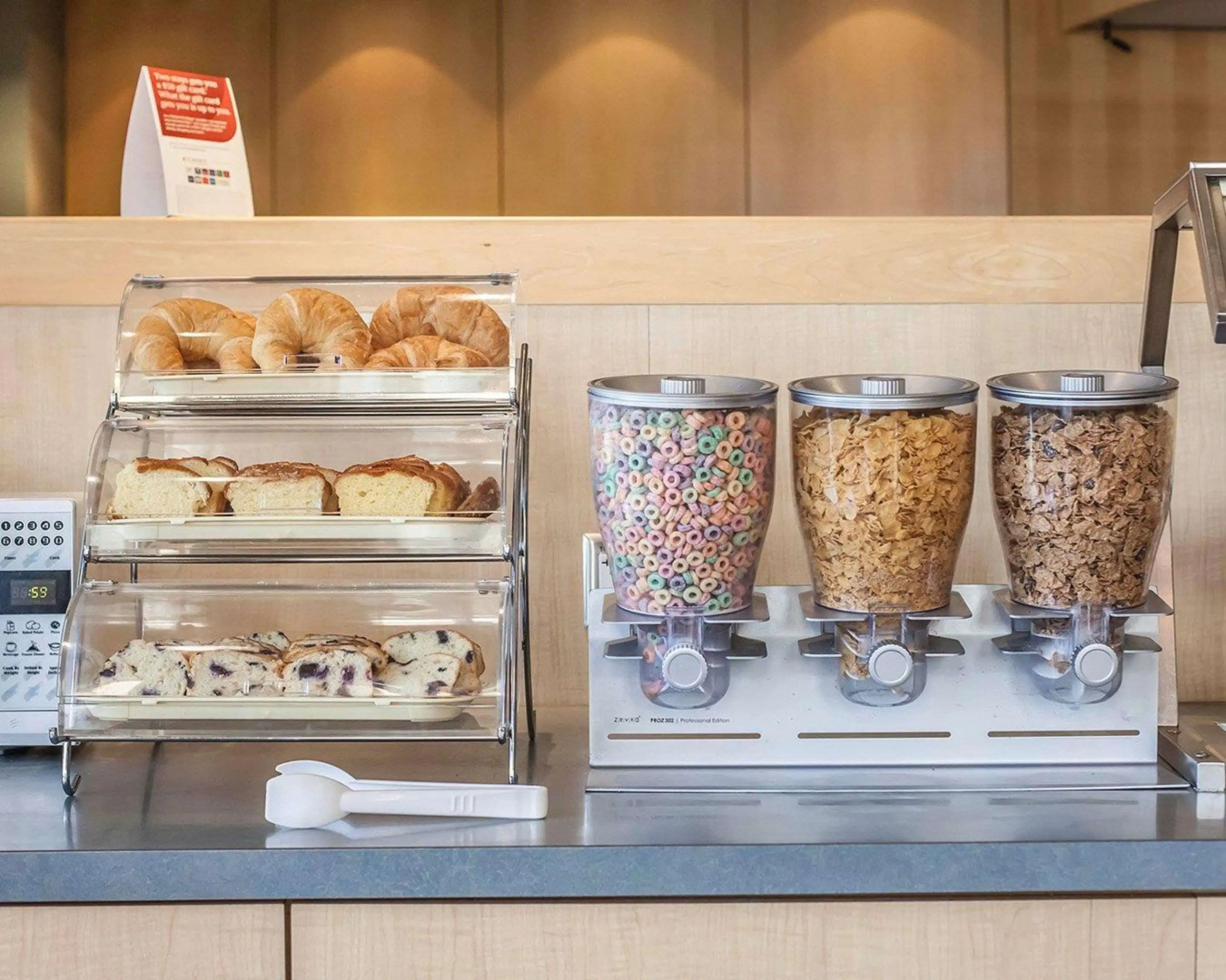 Comfort Hotel Vancouver Airport