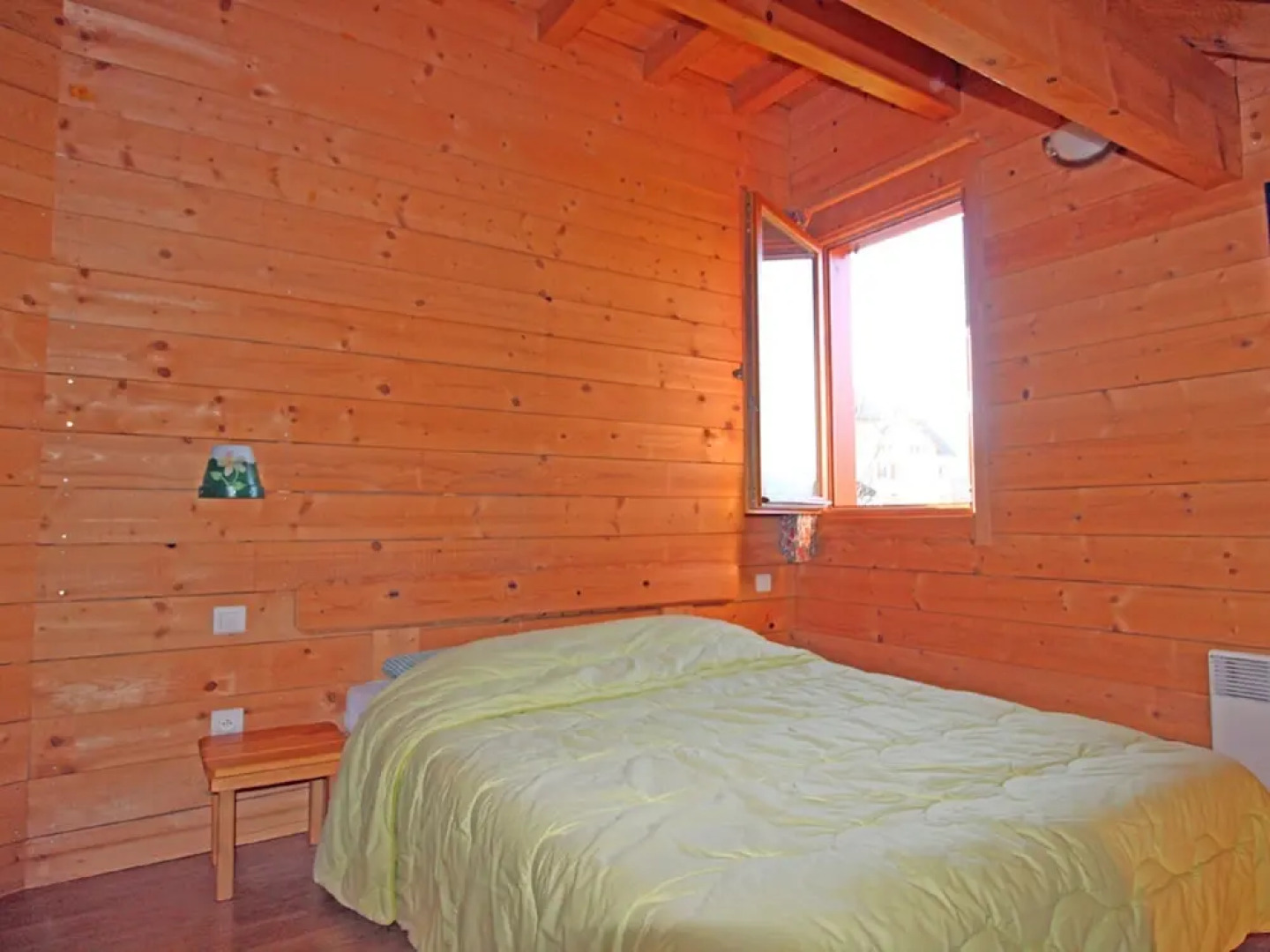 Wooden Chalet With a Washer, Near a Lake